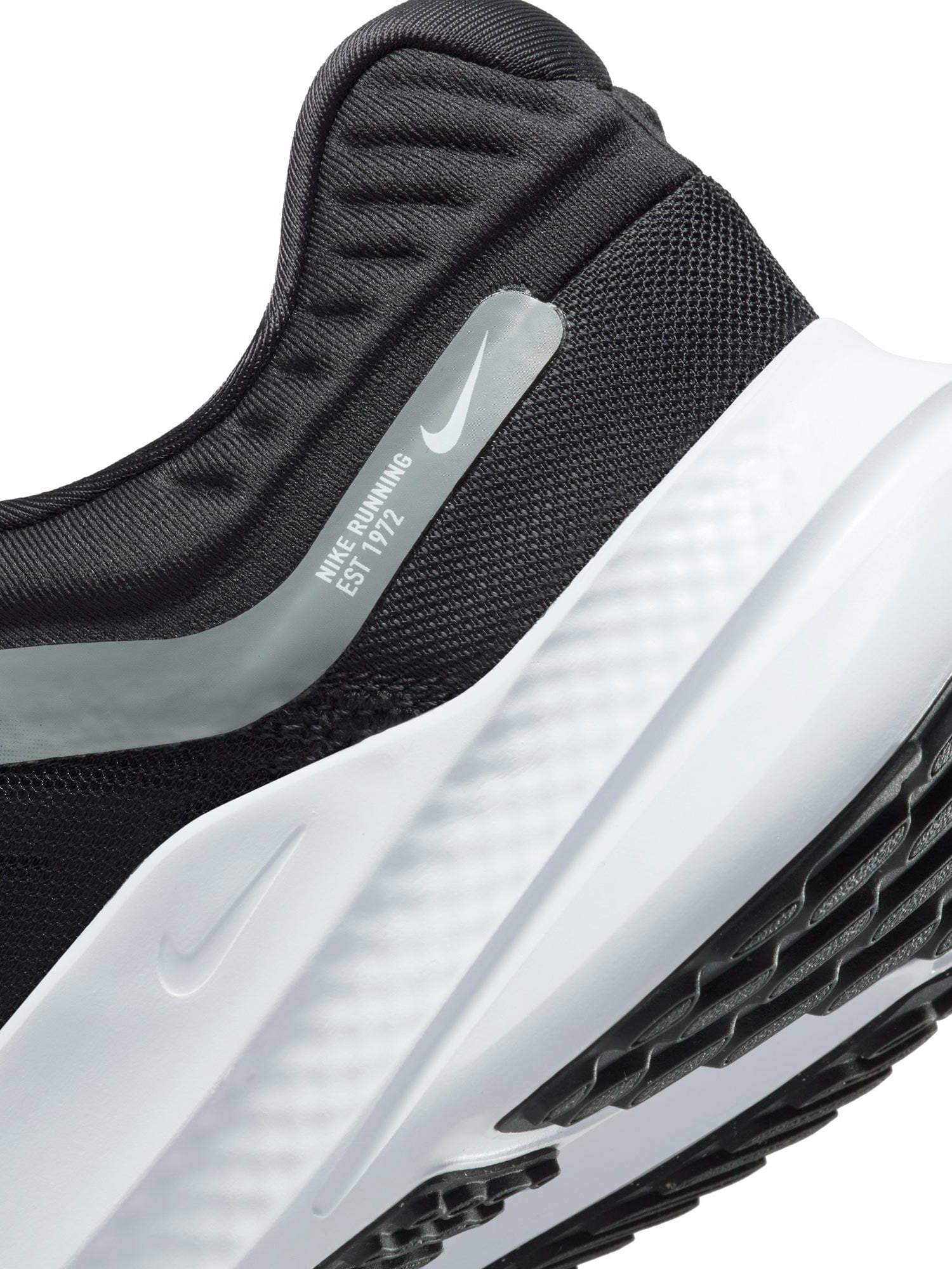 NIKE Обувки QUEST 5