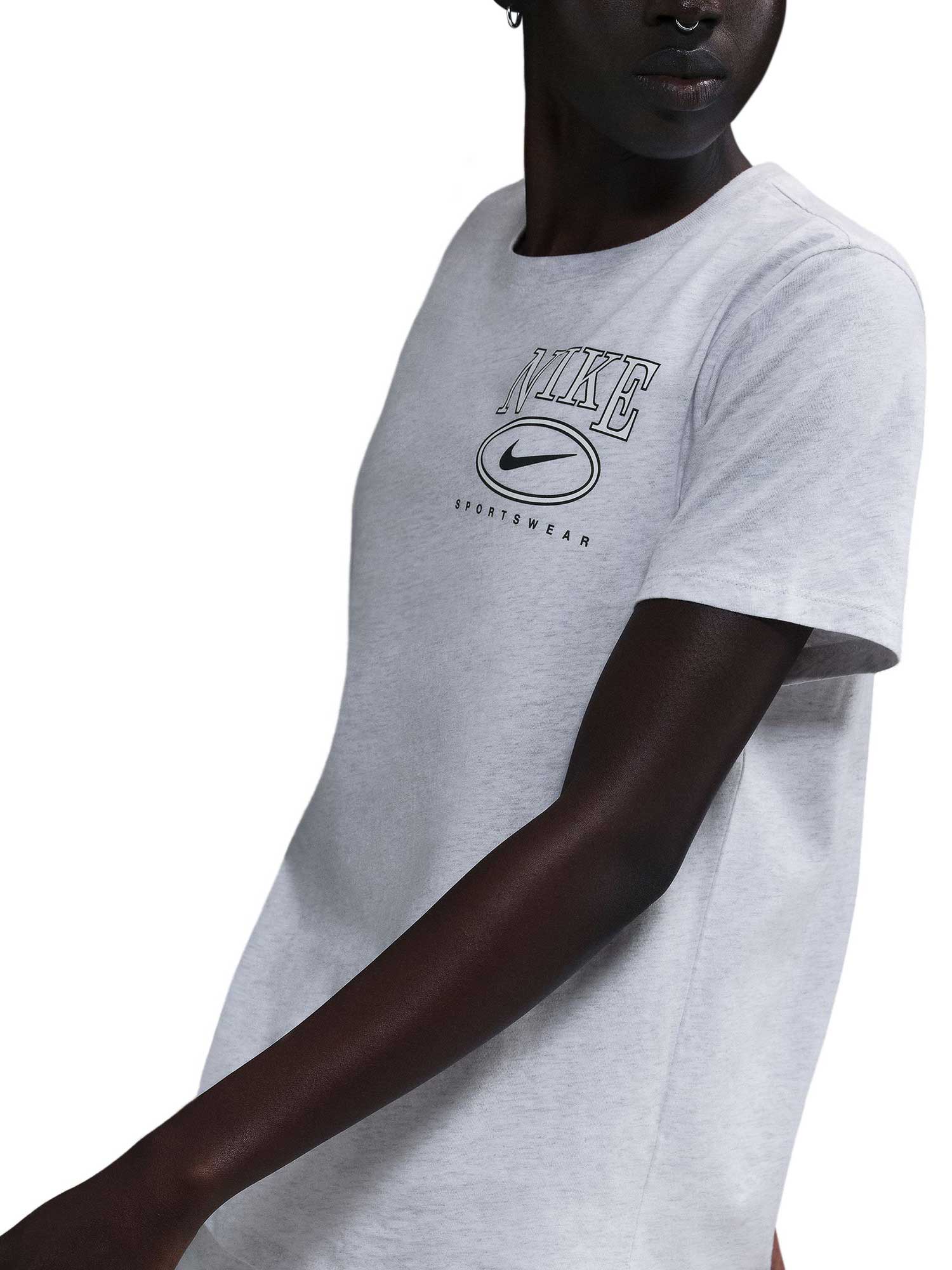 NIKE Тениска W NSW CLUB SS TEE CC