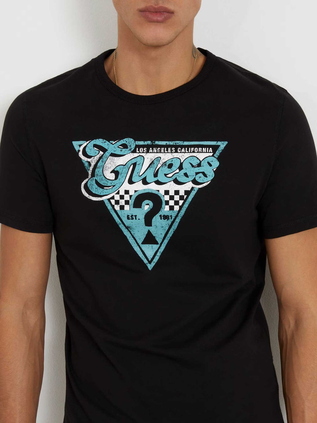 GUESS Тениска SS CN TRIANGLE