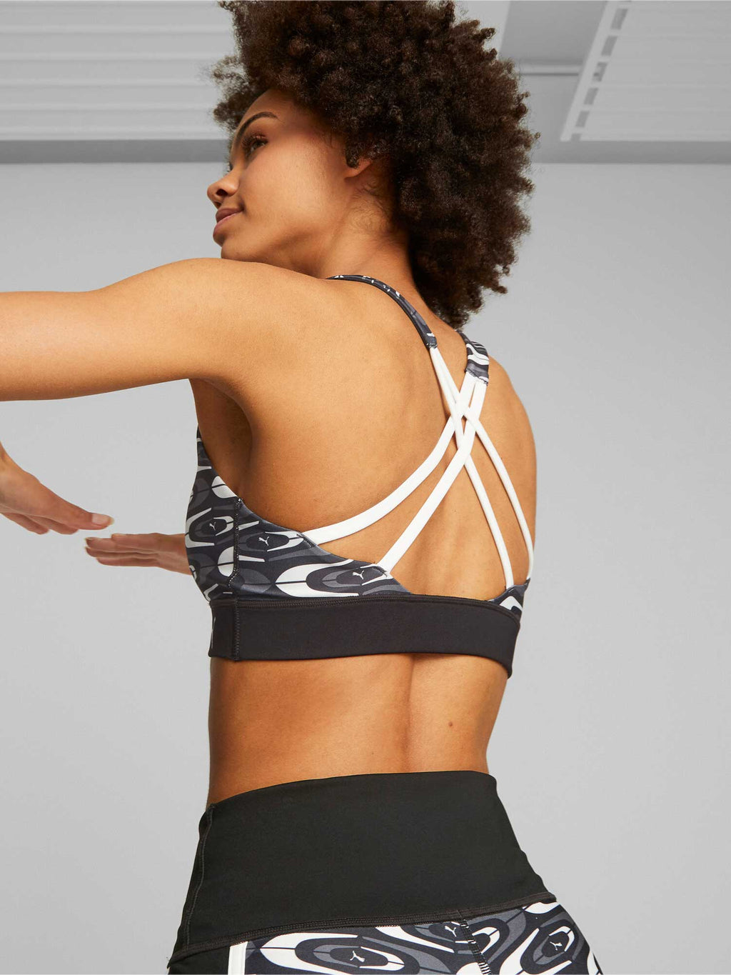 PUMA Спортен сутиен W CONCEPT STRAPPY BRA