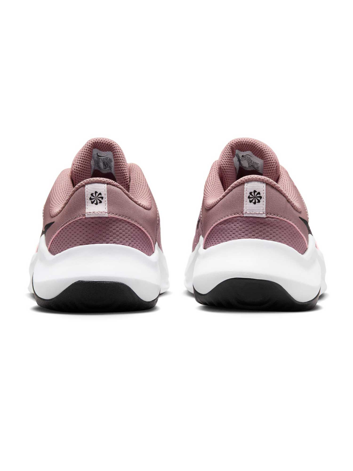 NIKE Обувки W LEGEND ESSENTIAL 3 NN