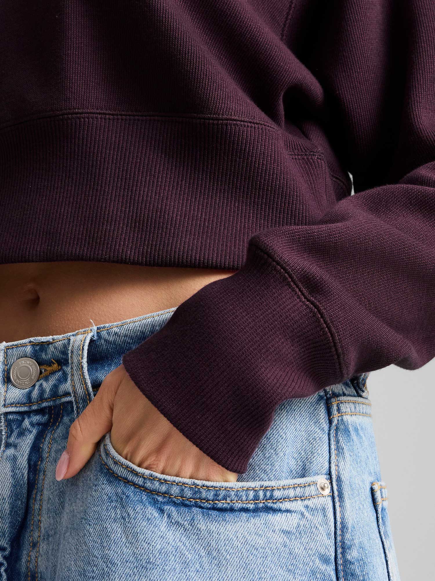 PUMA Суитшърт CLASSICS+ Relaxed Cropped Hoodie