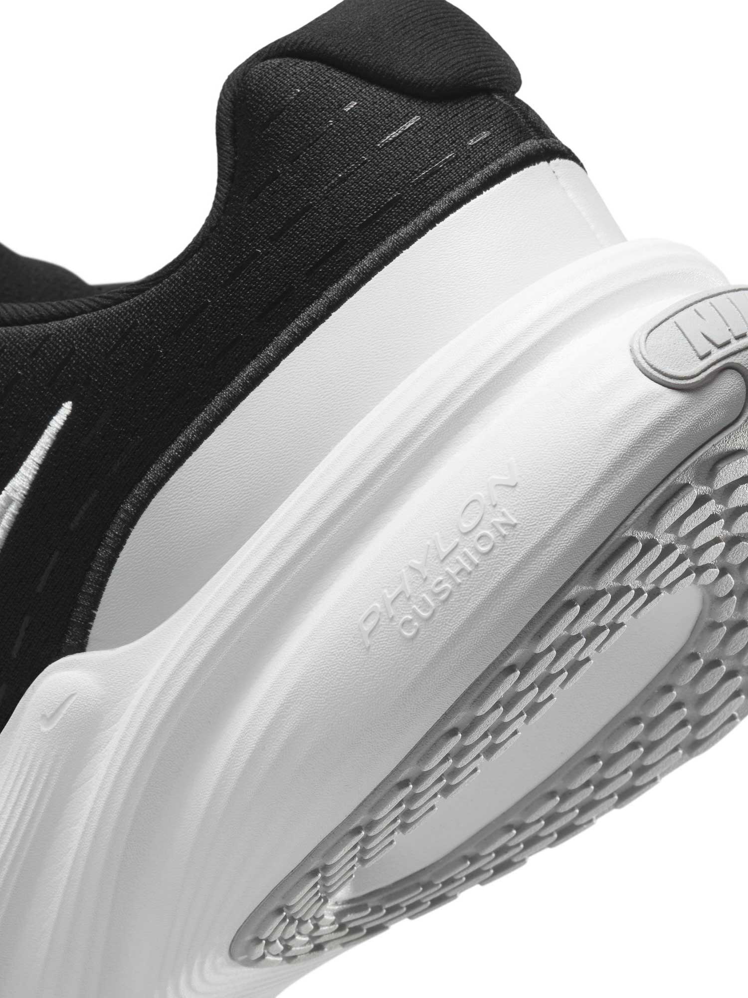 NIKE Обувки UPLIFT SC