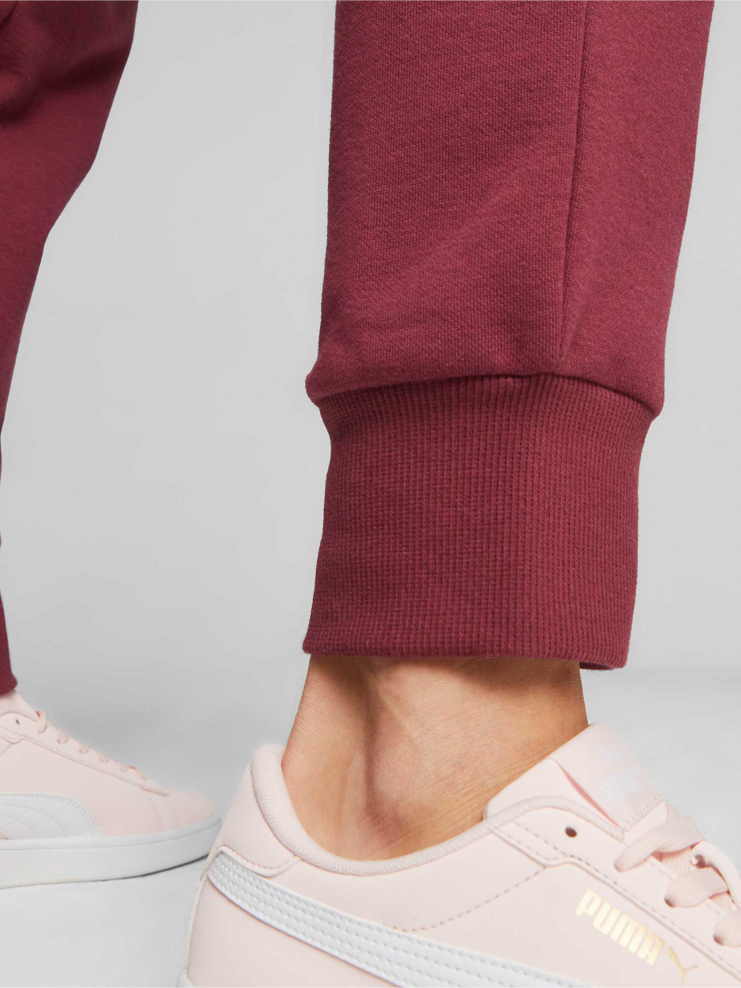 PUMA Спортно долнище ESS Sweatpants FL cl (s)