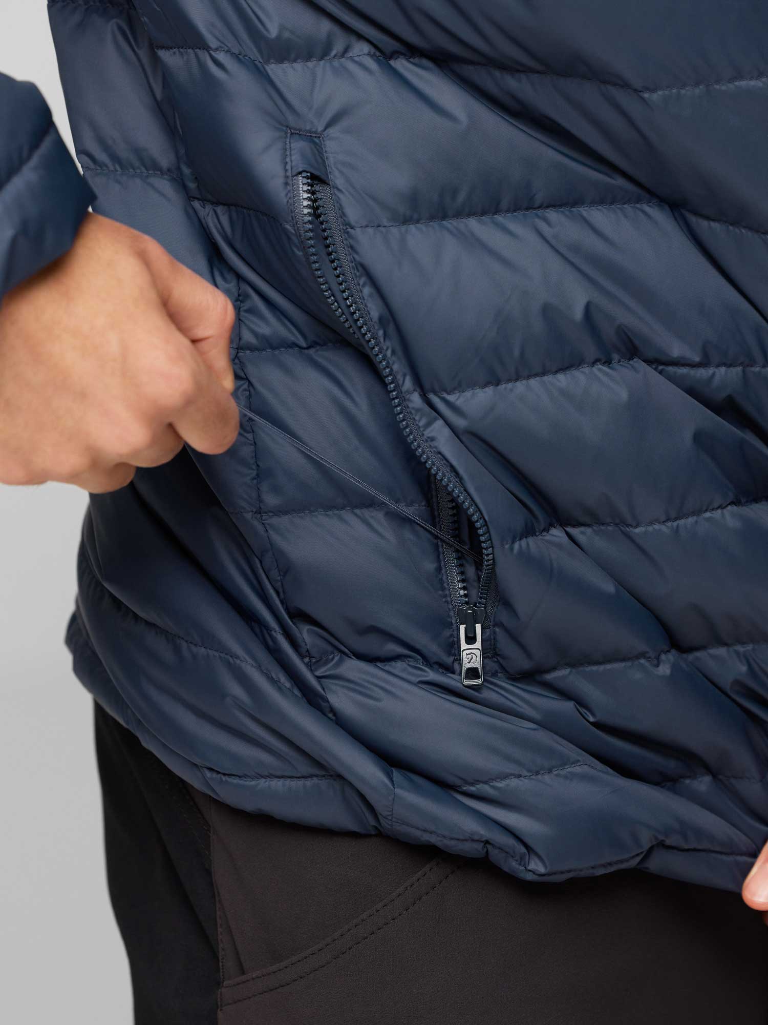 FJALLRAVEN Яке Expedition Pack Down M