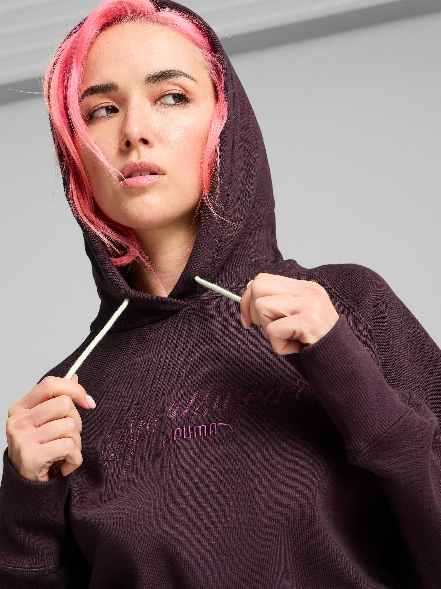 PUMA Суитшърт CLASSICS+ Relaxed Cropped Hoodie