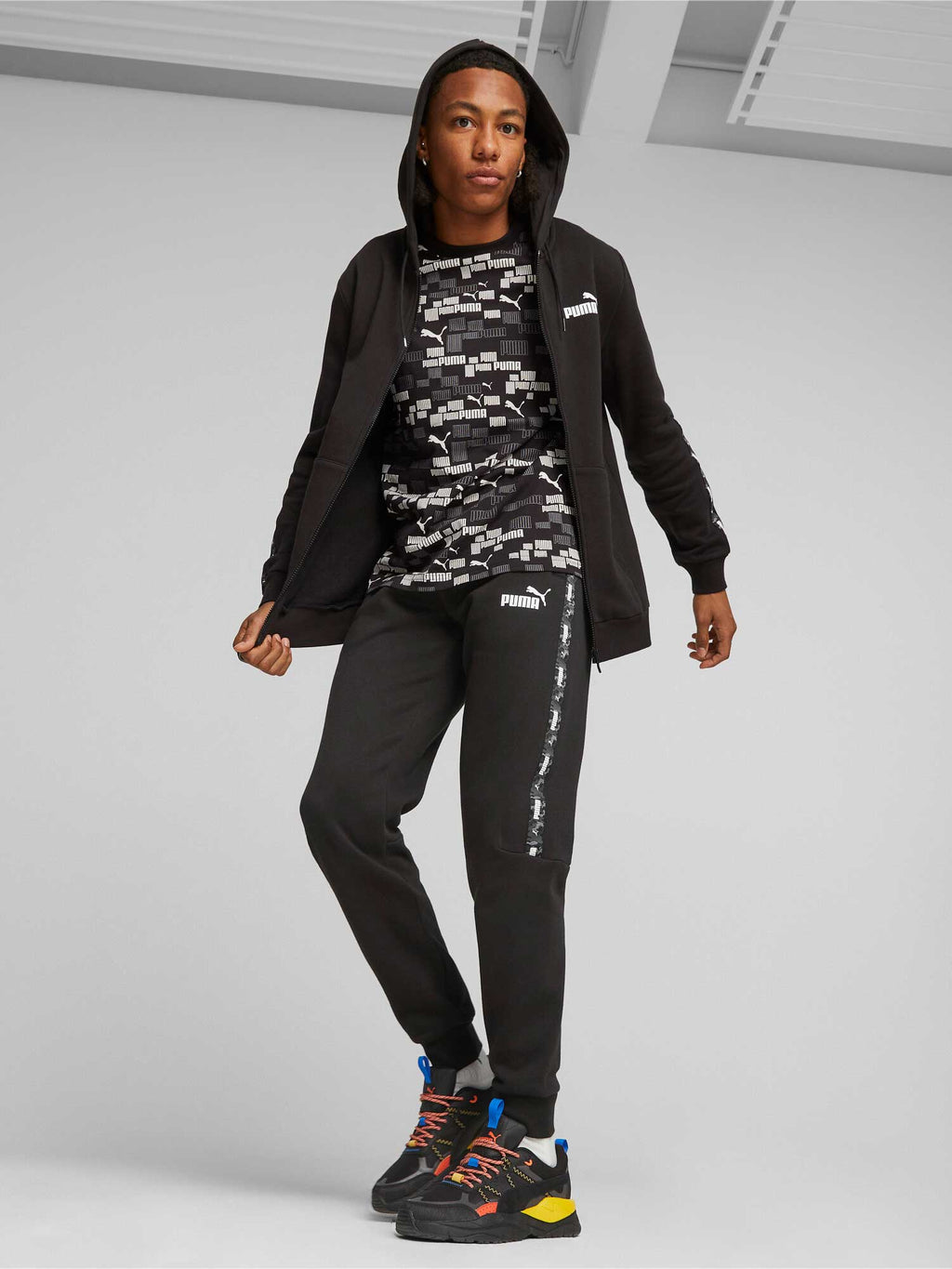 PUMA Суитшърт ESS TPAE CAMO FL