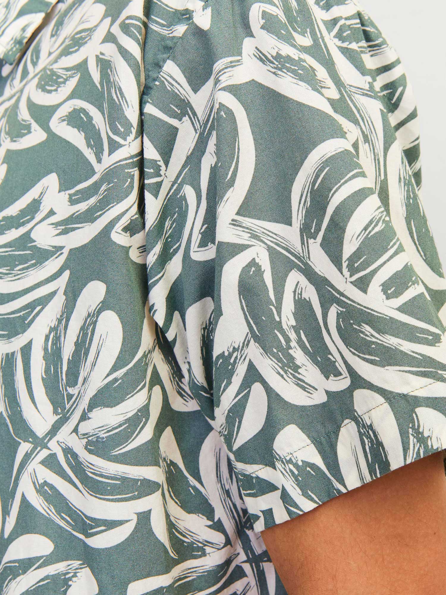 JACK & JONES Риза JORLAFAYETTE AOP SHIRT SS