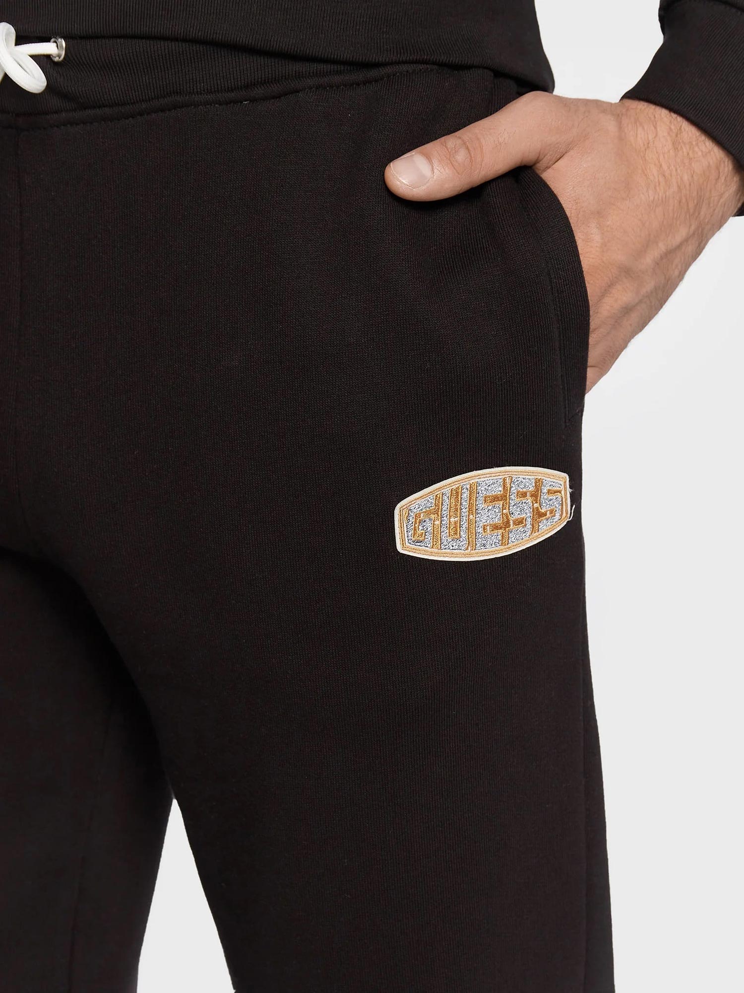 GUESS Спортно долнище LUCKY CUFF