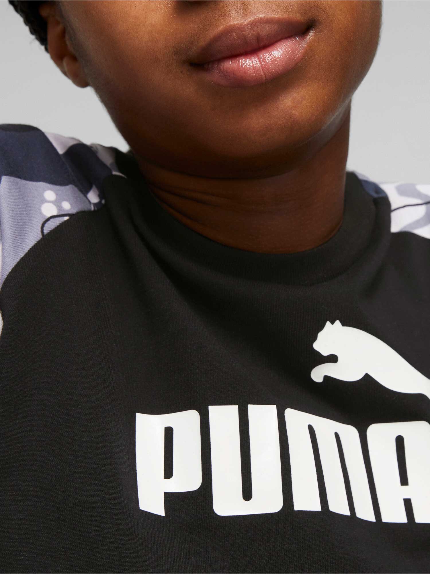 PUMA Тениска ESS+ STREET ART Raglan AOP