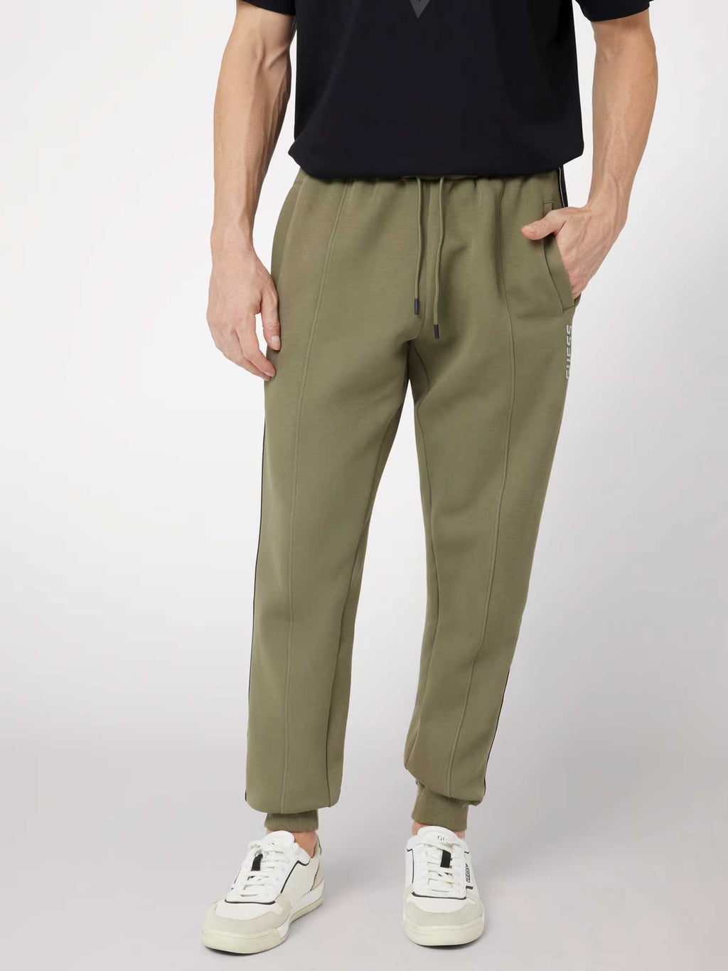 GUESS Спортно долнище MICKEY CUFF PANT