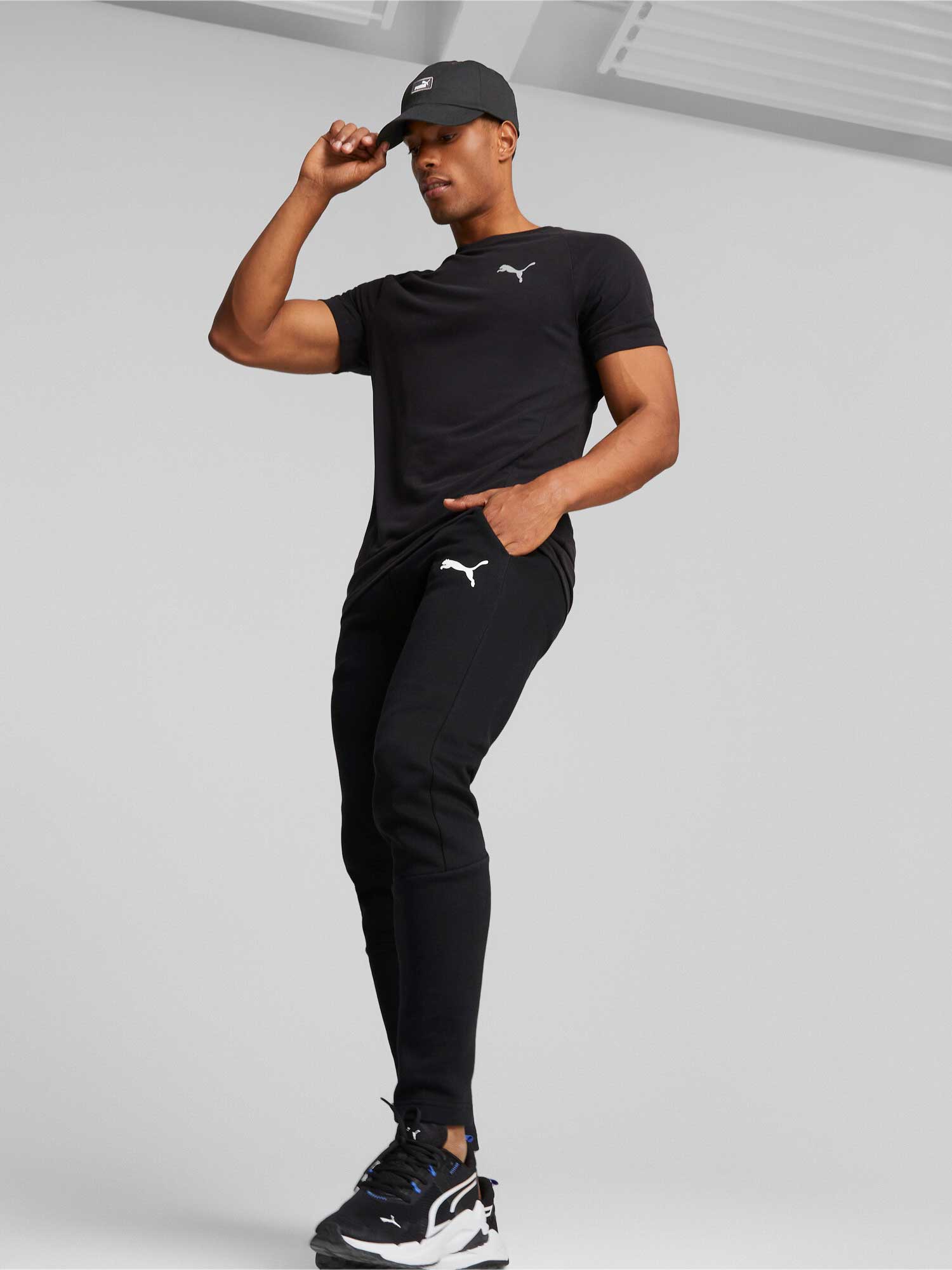 PUMA Спортно долнище EVOSTRIPE Core