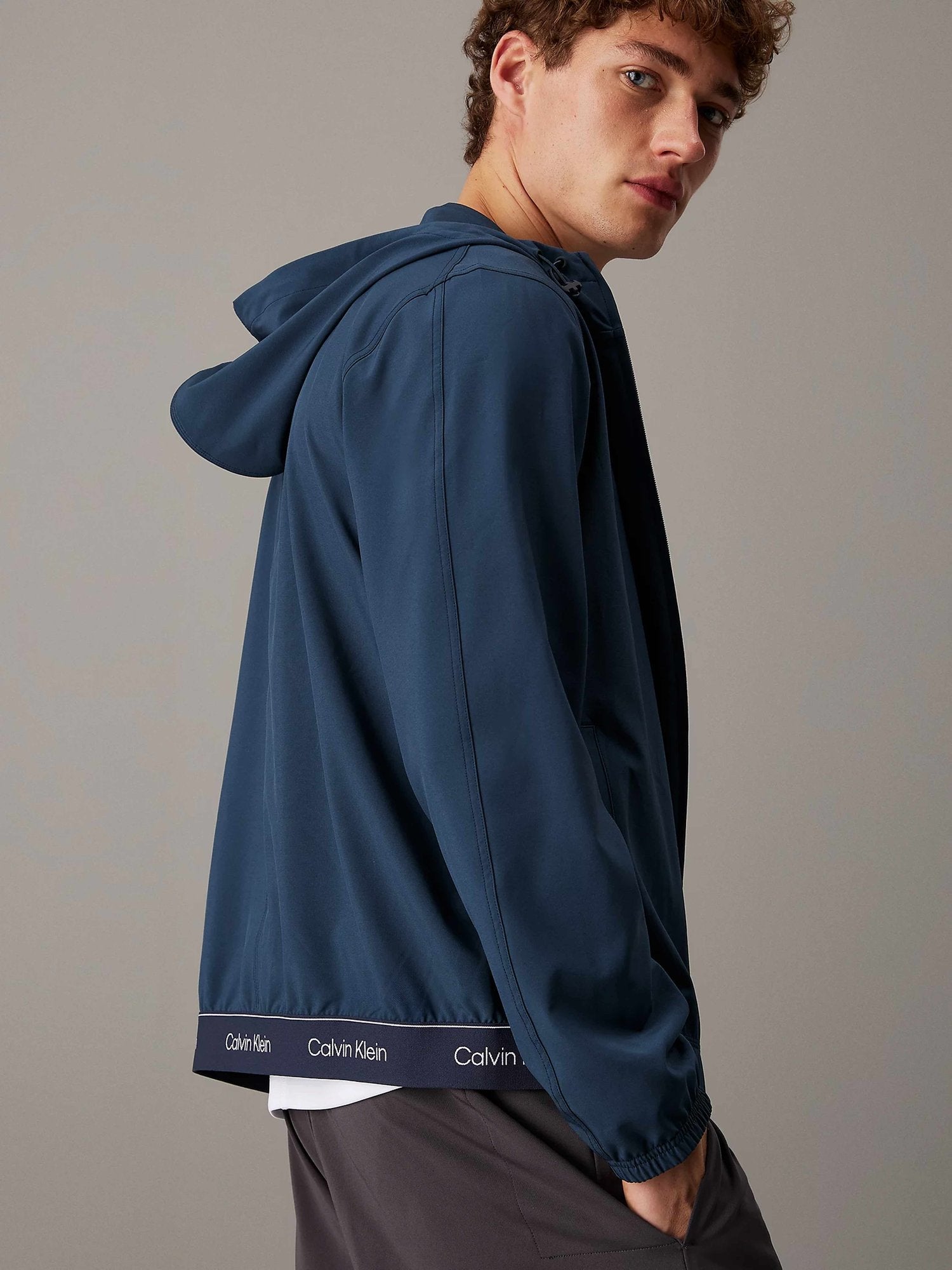 Calvin Klein Performance Ветровка WO WIND JACKET