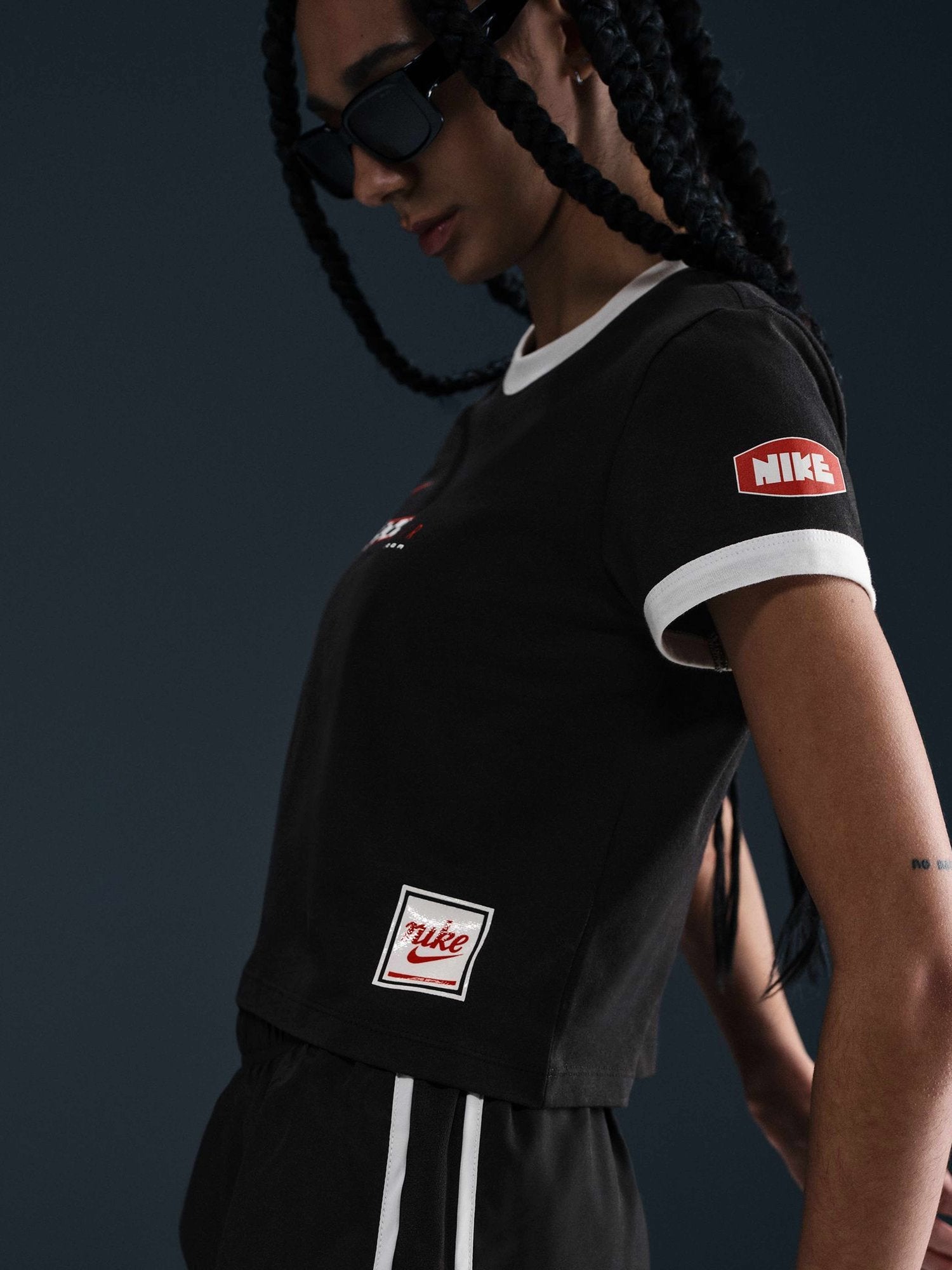NIKE Тениска W NSW CLUB SS TEE MOTO RGR