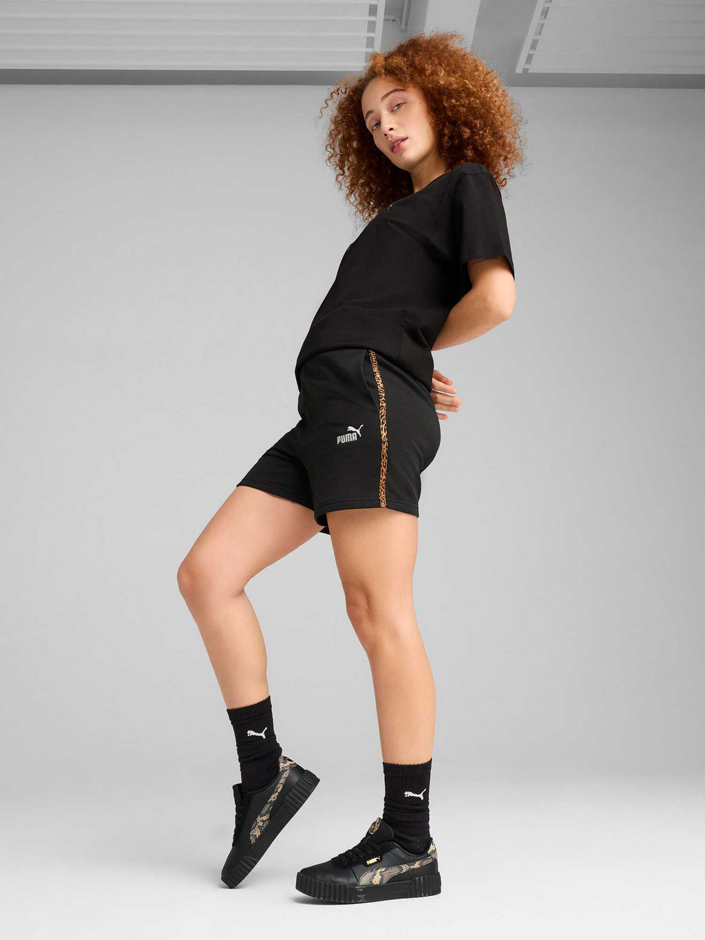 PUMA Къси панталони ESS GRAPHIC ANIMAL Shorts 5 TR
