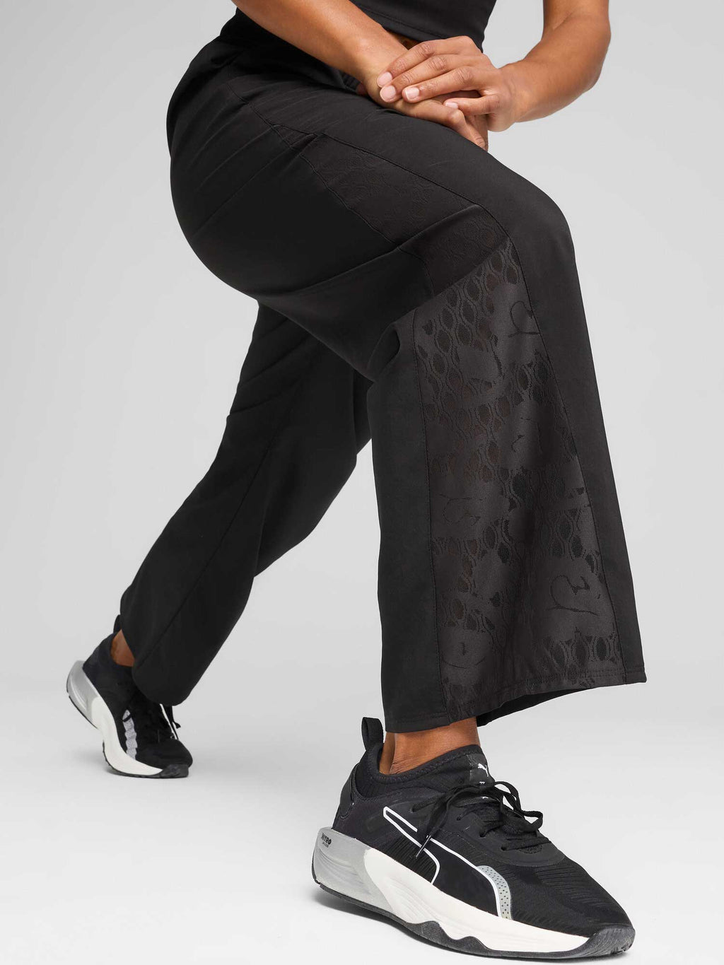 PUMA Спортно долнище LACE WOVEN PANT