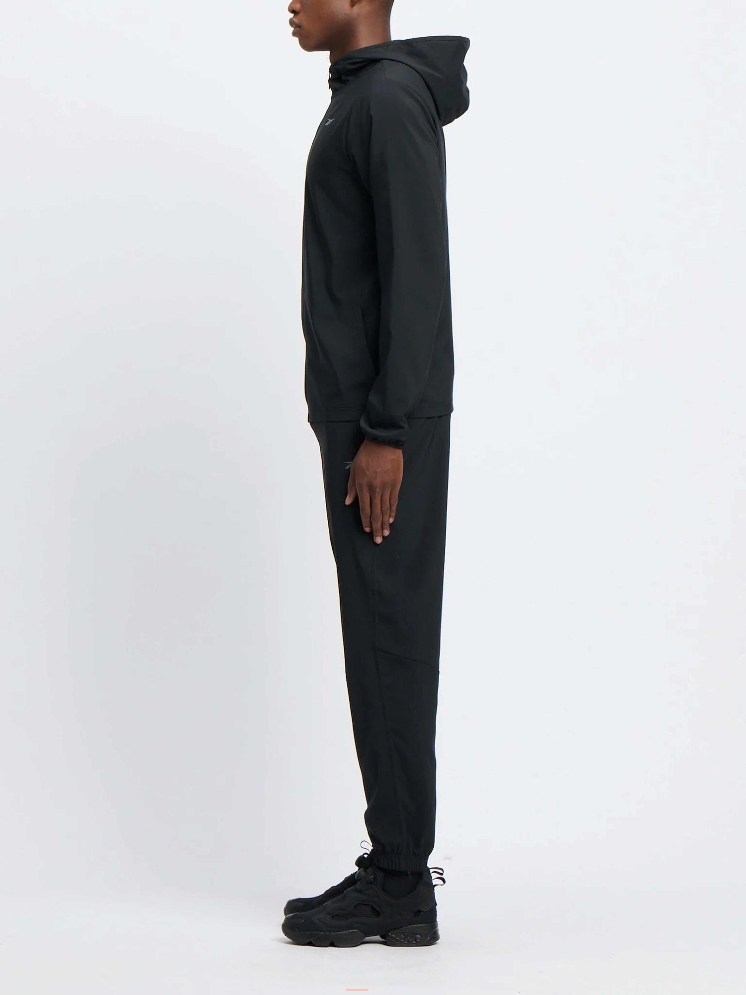 REEBOK Ветровка ID TRAIN WOVEN JACKET