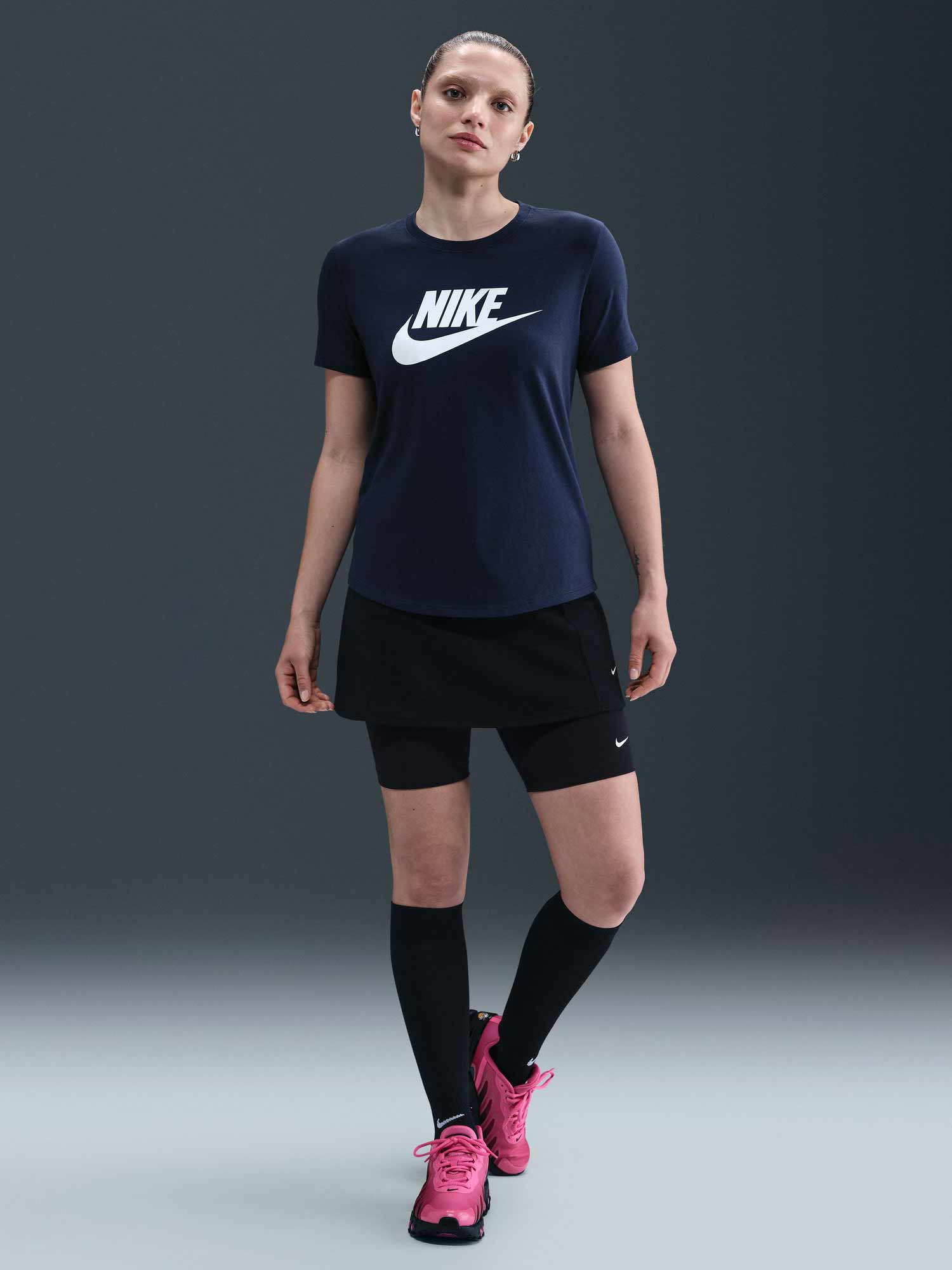 NIKE Тениска W NSW CLUB SS TEE ICN FTRA