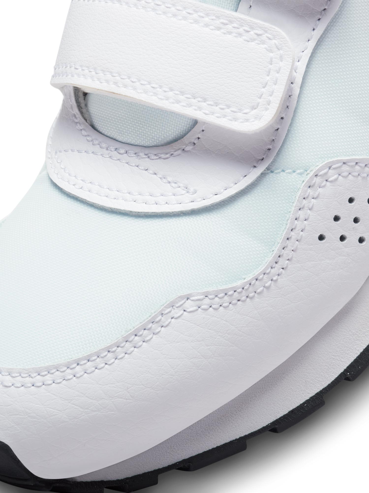 NIKE Обувки MD VALIANT PSV