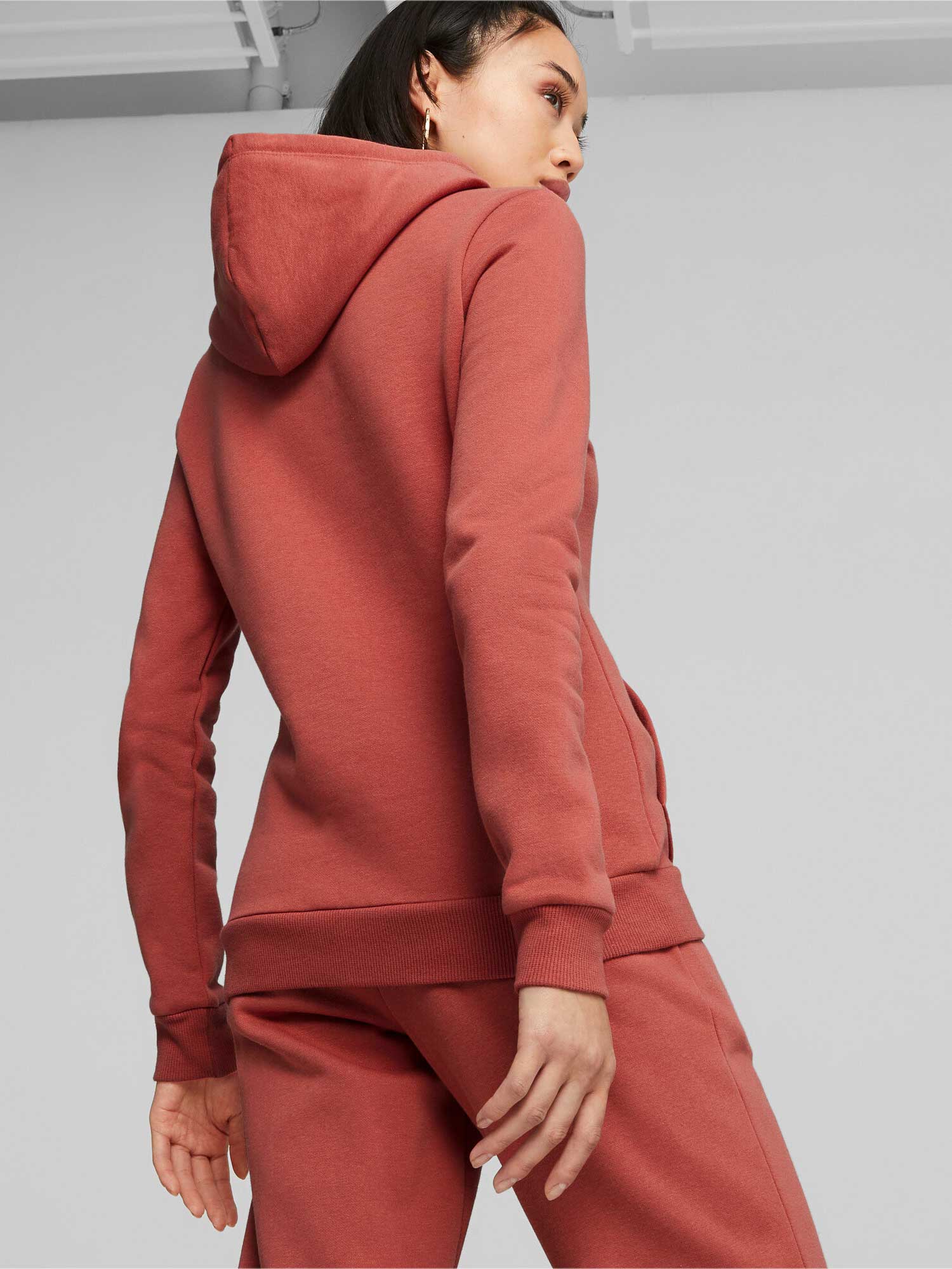 PUMA Суитшърт ESS Logo Hoodie FL (s)