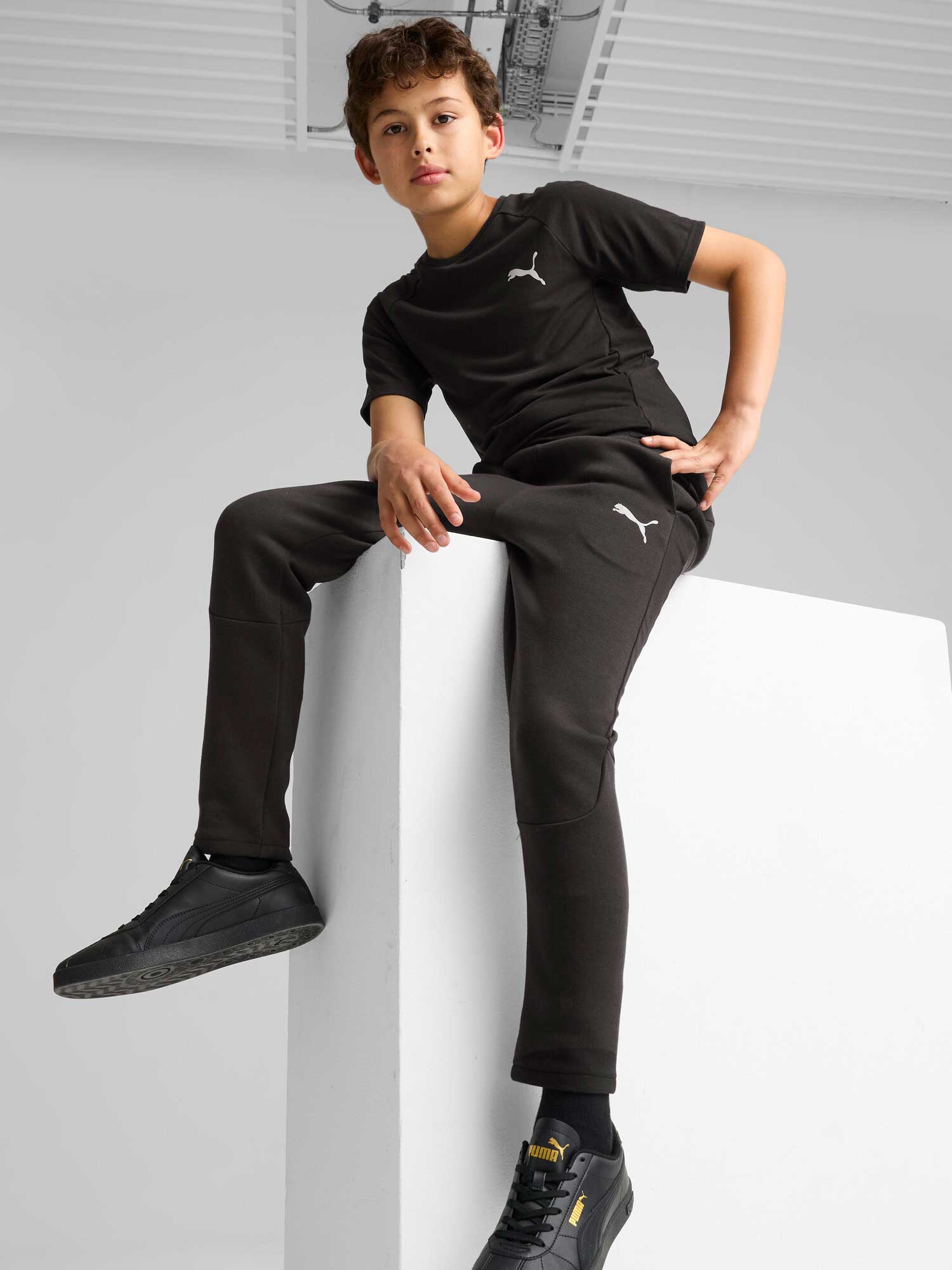 PUMA Спортно долнище EVOSTRIPE Pants DK B