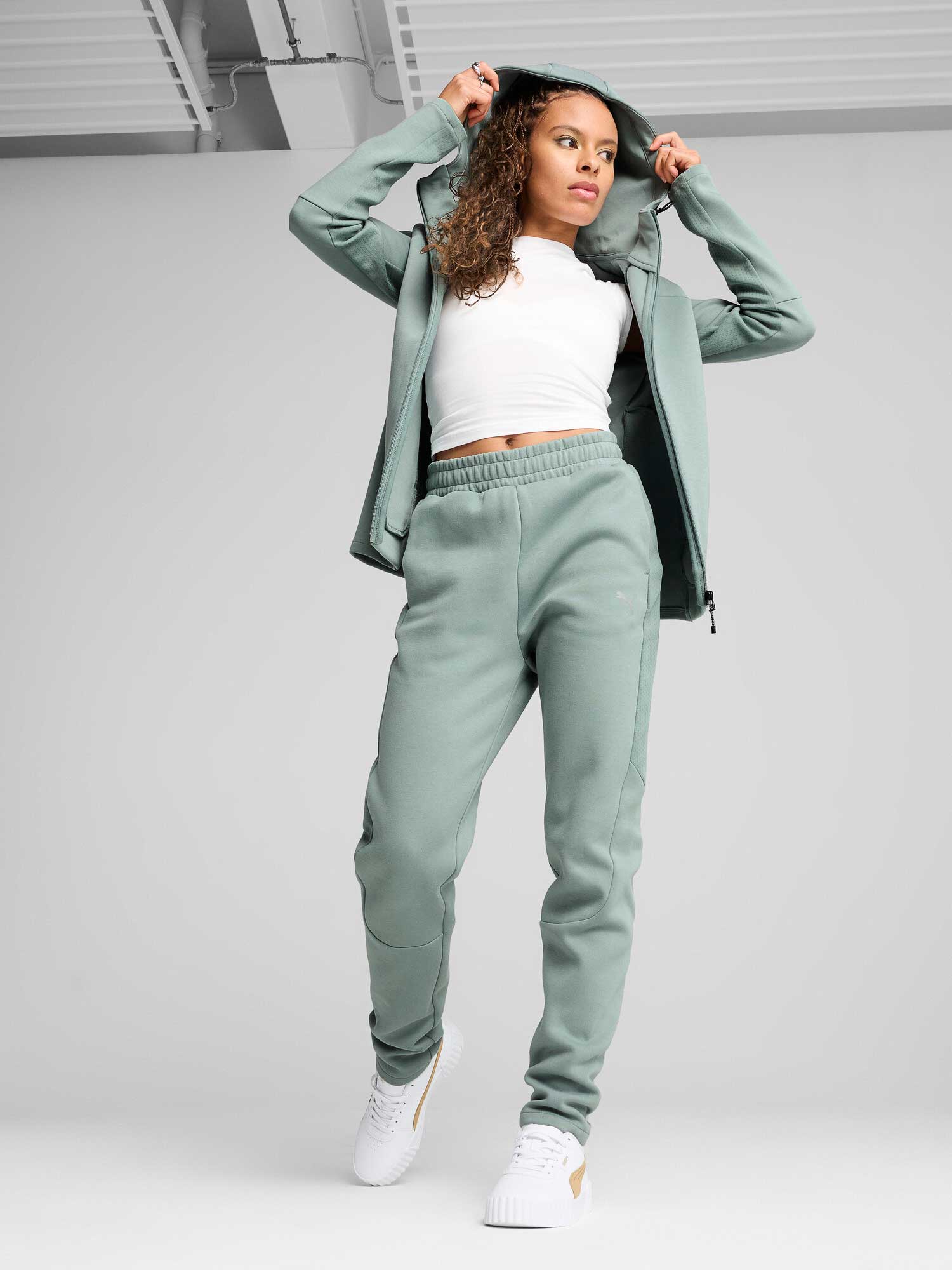 PUMA Спортно долнище EVOSTRIPE Sweatpants DK op