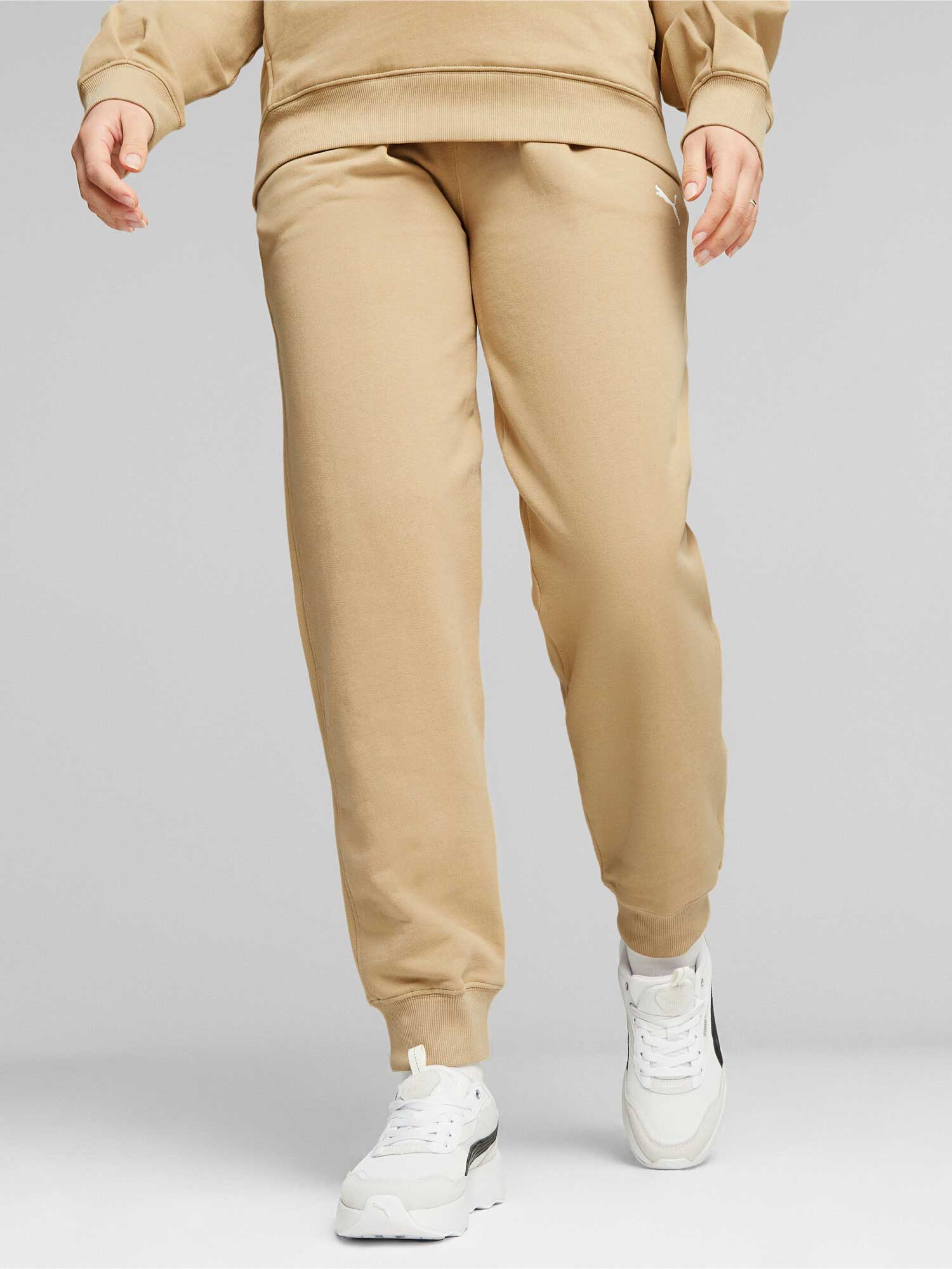 PUMA Спортно долнище HER High-Waist Pants TR