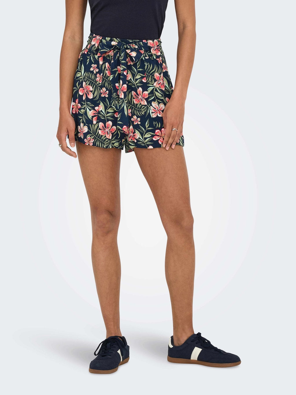 ONLY Къси панталони ONLNOVA LIFE VIS TALIA SHORTS WVN
