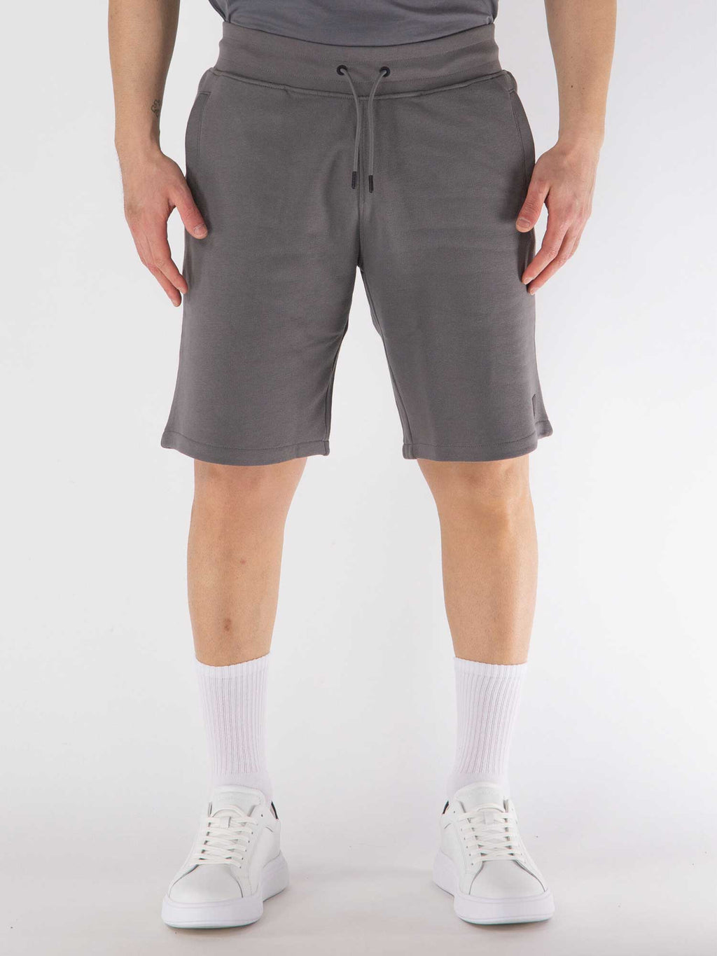 GUESS Къси панталони ALDWIN SHORT PANT