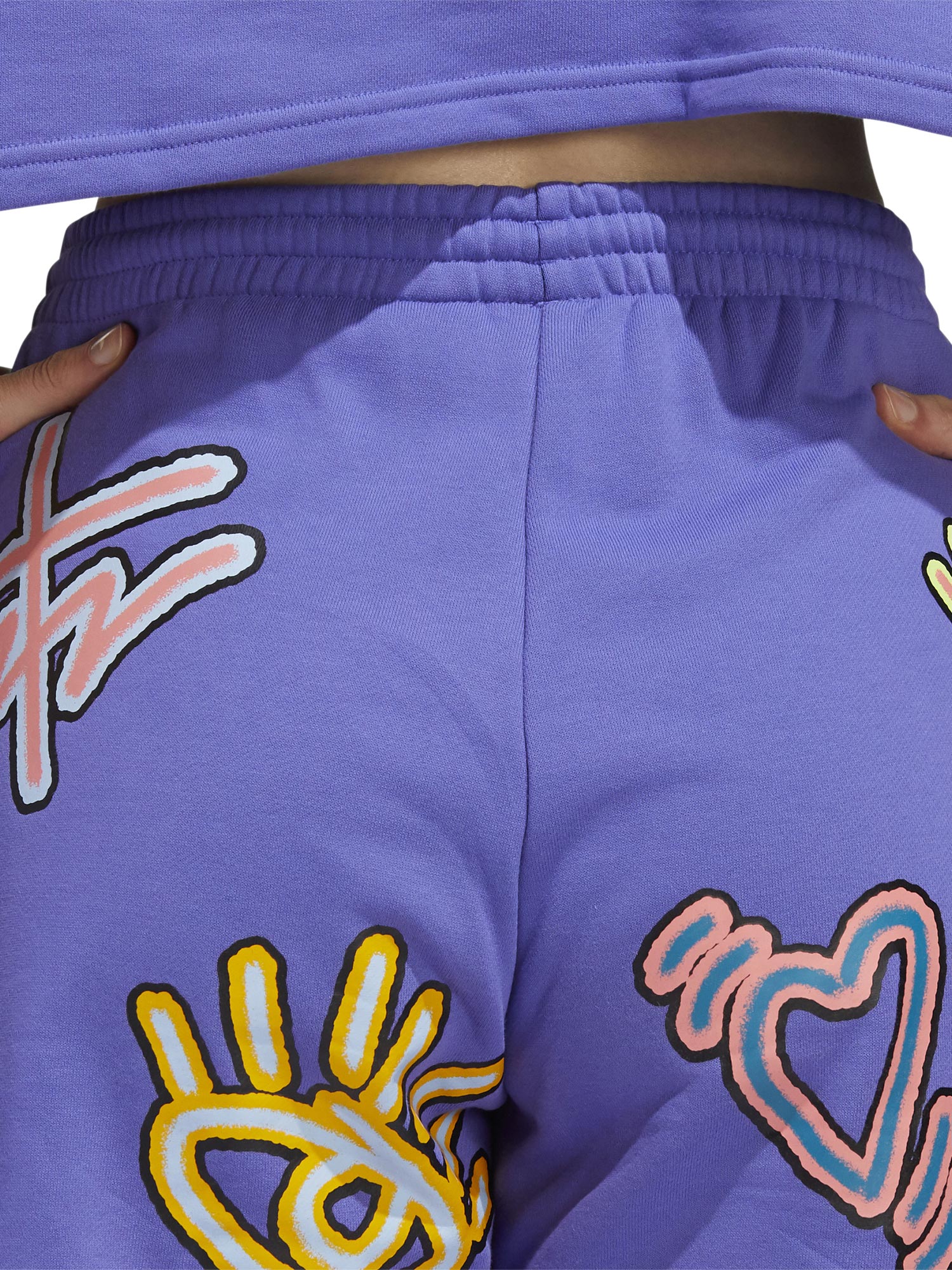 ADIDAS ORIGINALS Къси панталони Love Unites Loose