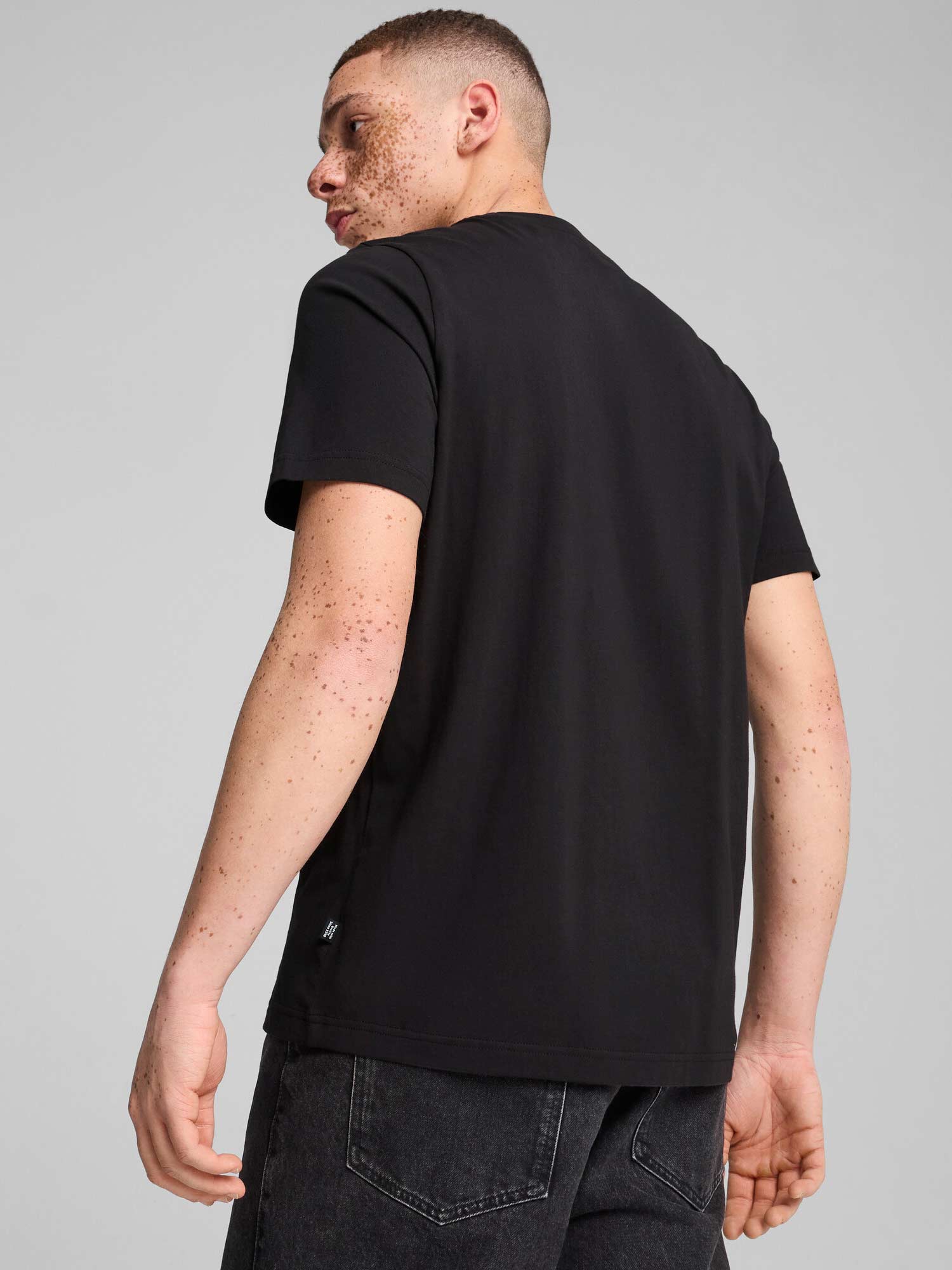 PUMA Тениска GRAPHICS Sneaker Tee