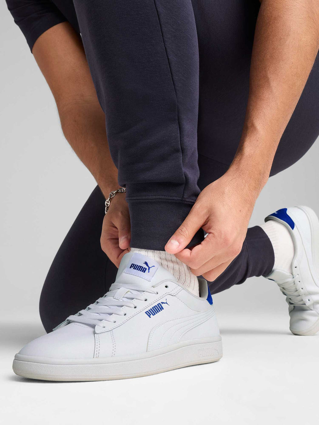 PUMA Спортно долнище SQUAD Sweatpants TR cl