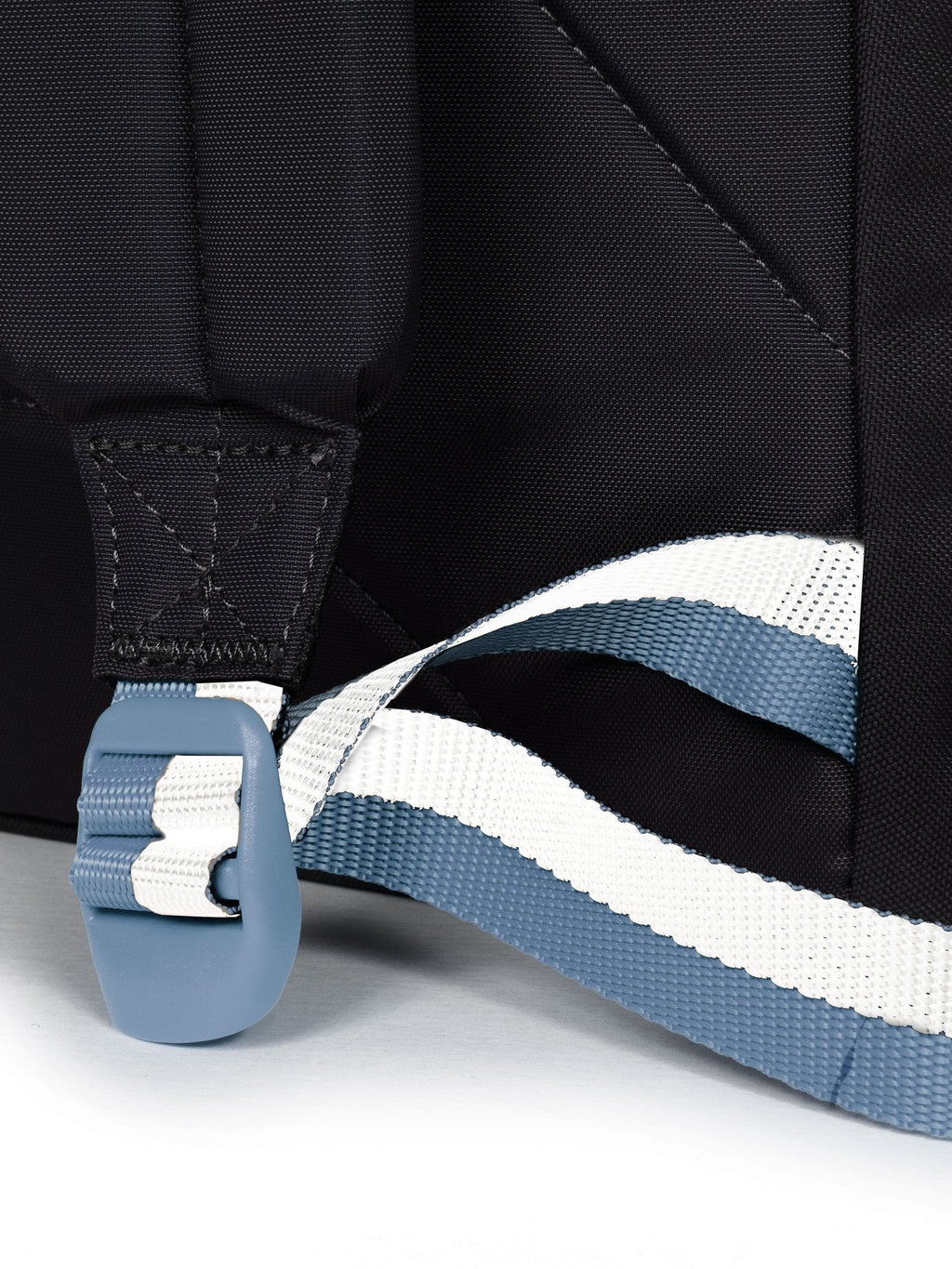 EASTPAK Раница OUT OF OFFICE-27 L