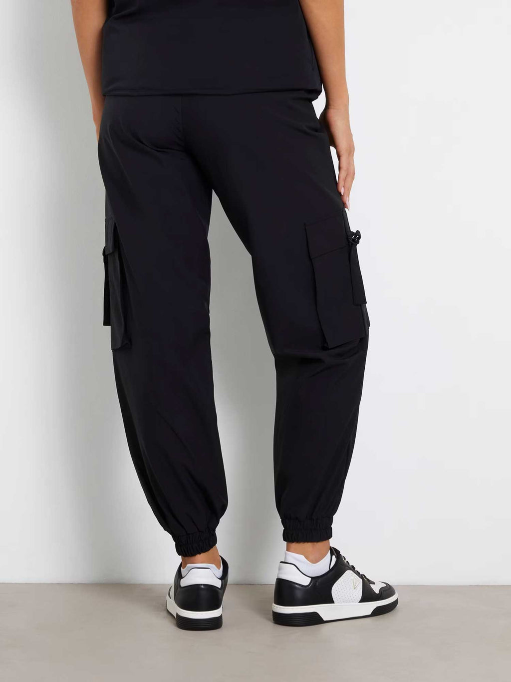 GUESS Спортно долнище AURLIE CARGO PANTS