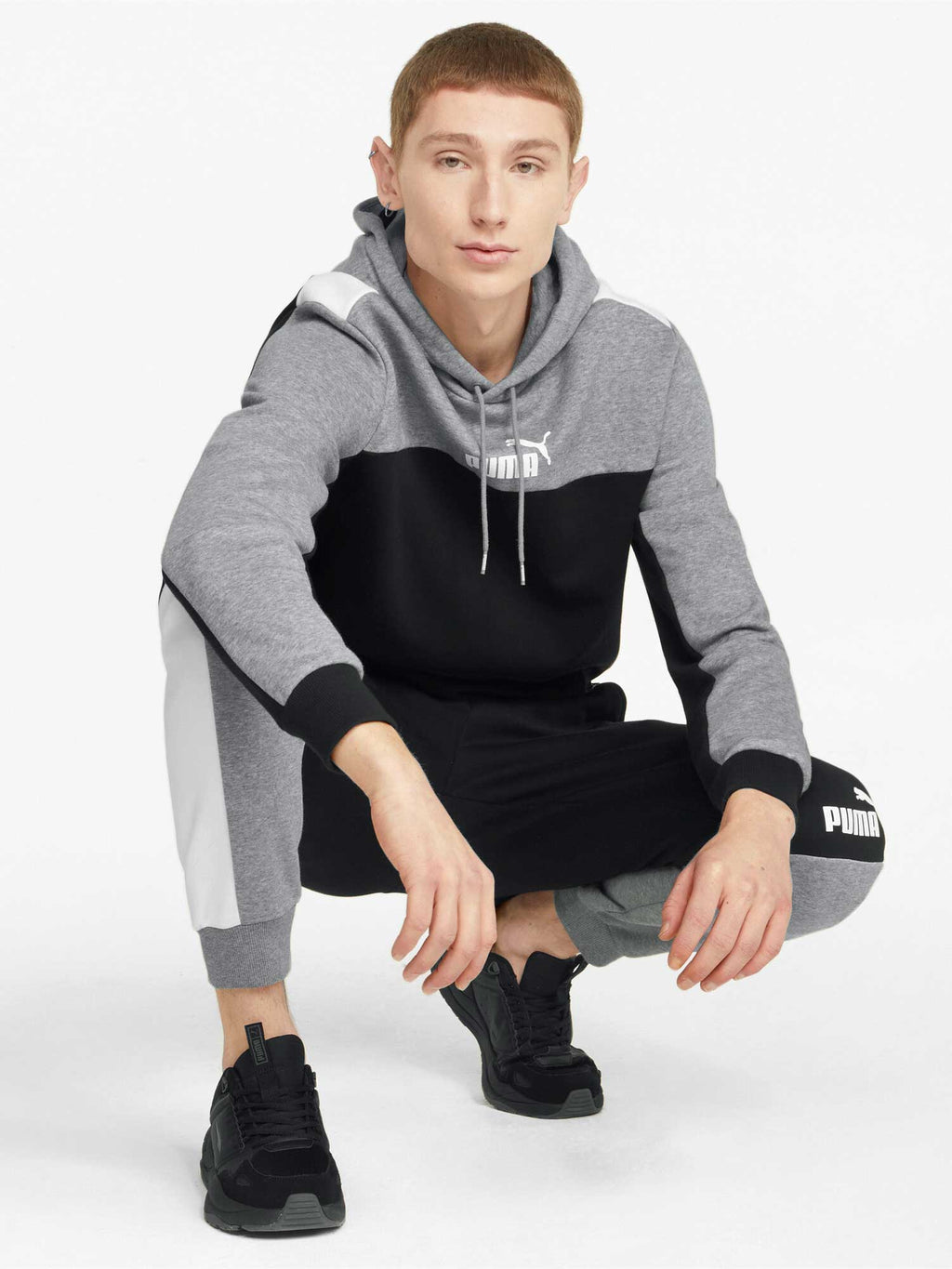PUMA Спортно долнище ESS+ Block Sweatpants FL