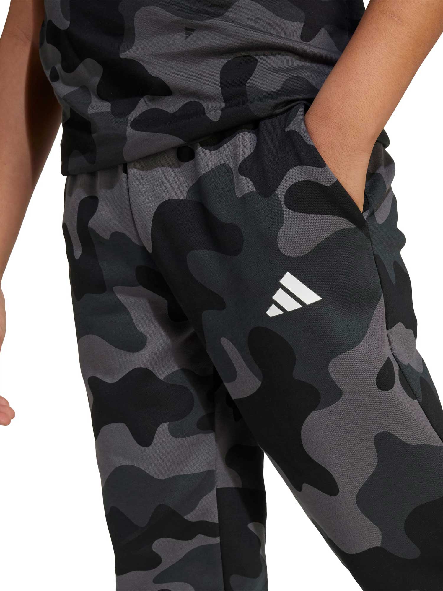 ADIDAS SPORTSWEAR Спортно долнище Seasonal Essentials Camo Fleece