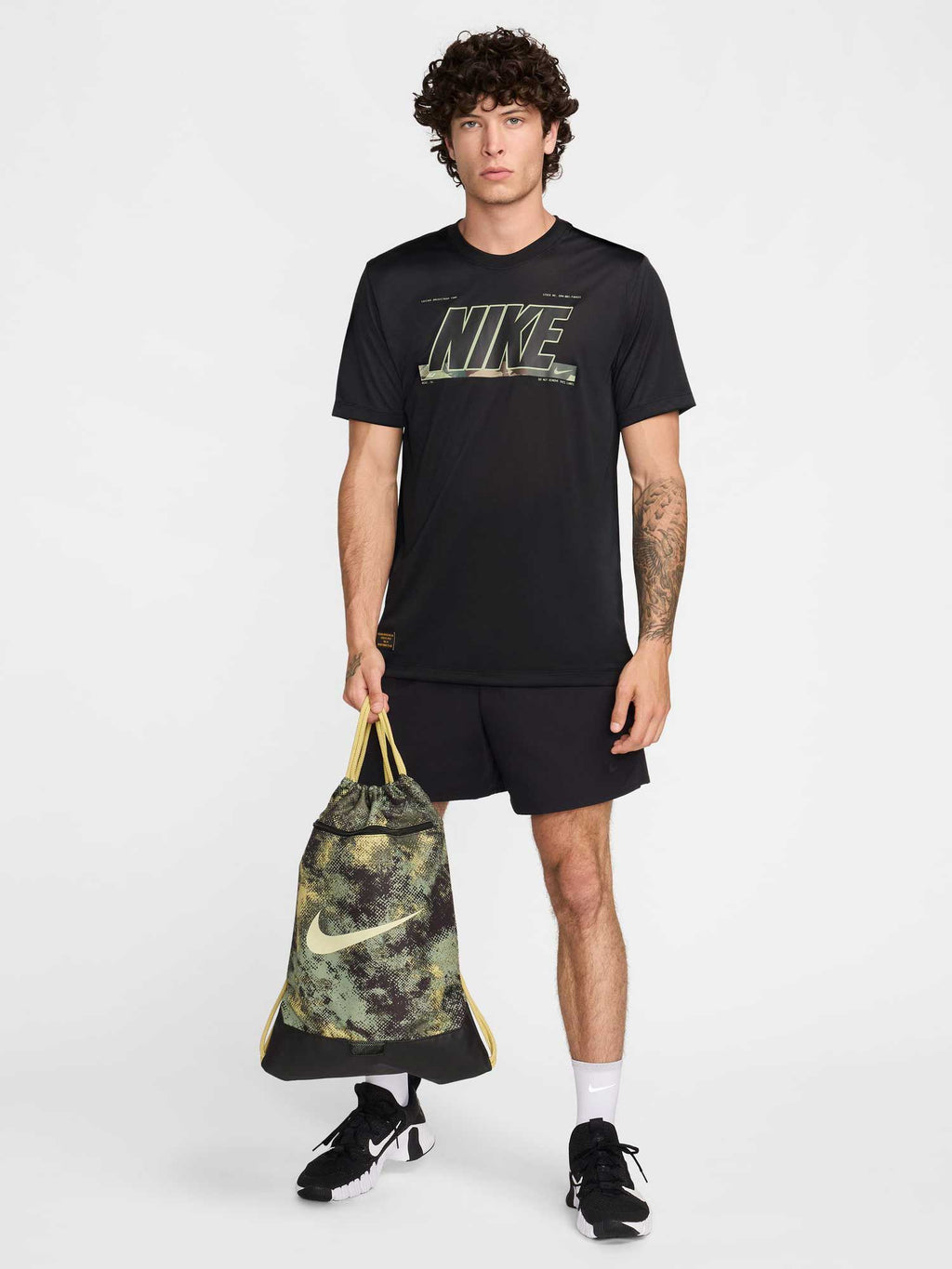 NIKE Мешка NK BRSLA DRWSTG 9.5 CAMO AOP