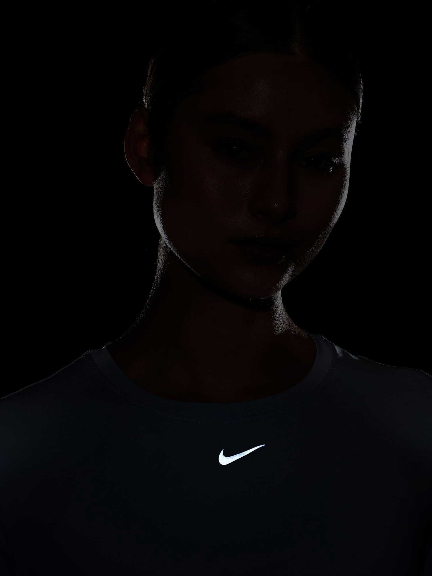 NIKE Тениска W NK ONE CLASSIC DF SS TOP