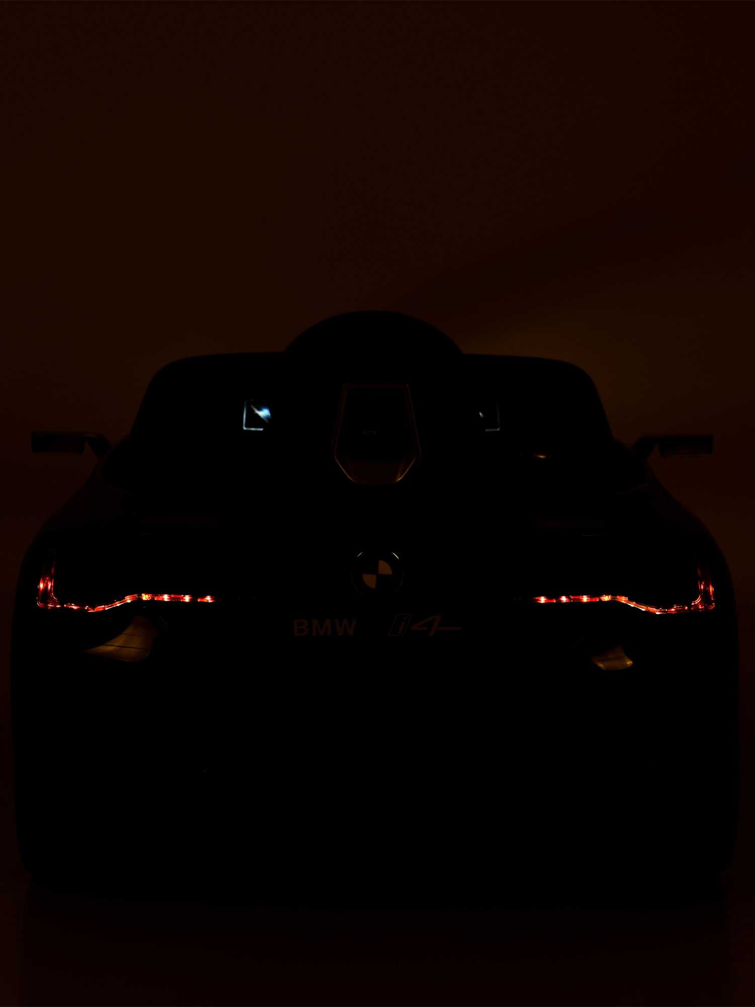 MONI Акумулаторна кола BMW i4