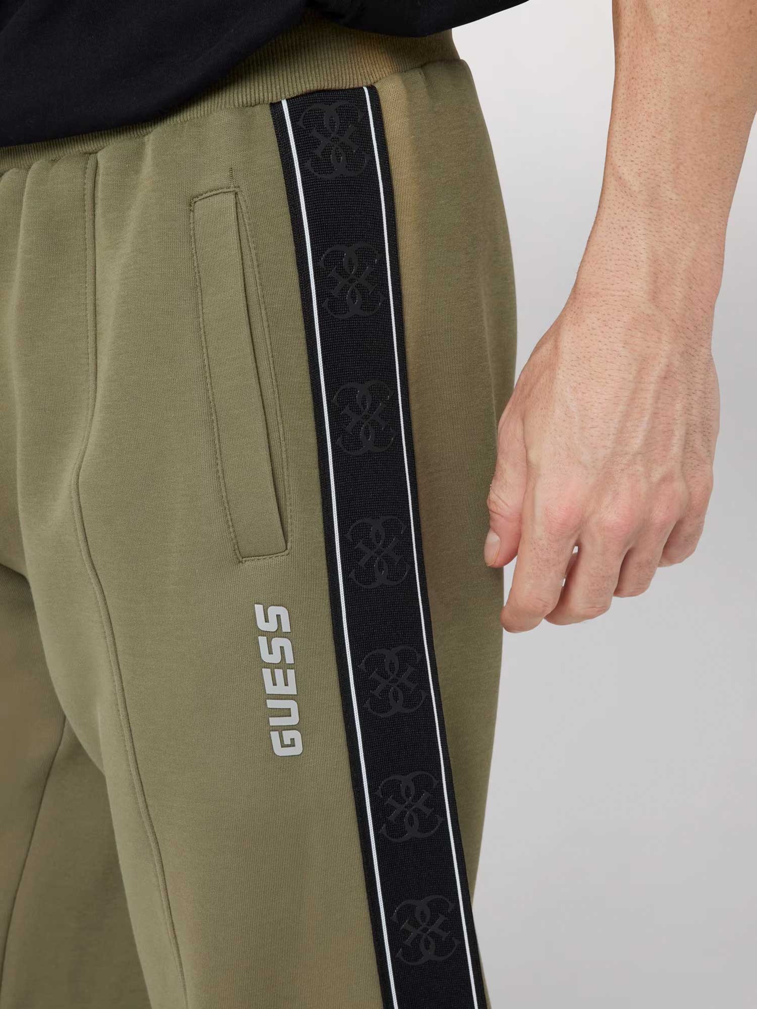 GUESS Спортно долнище MICKEY CUFF PANT