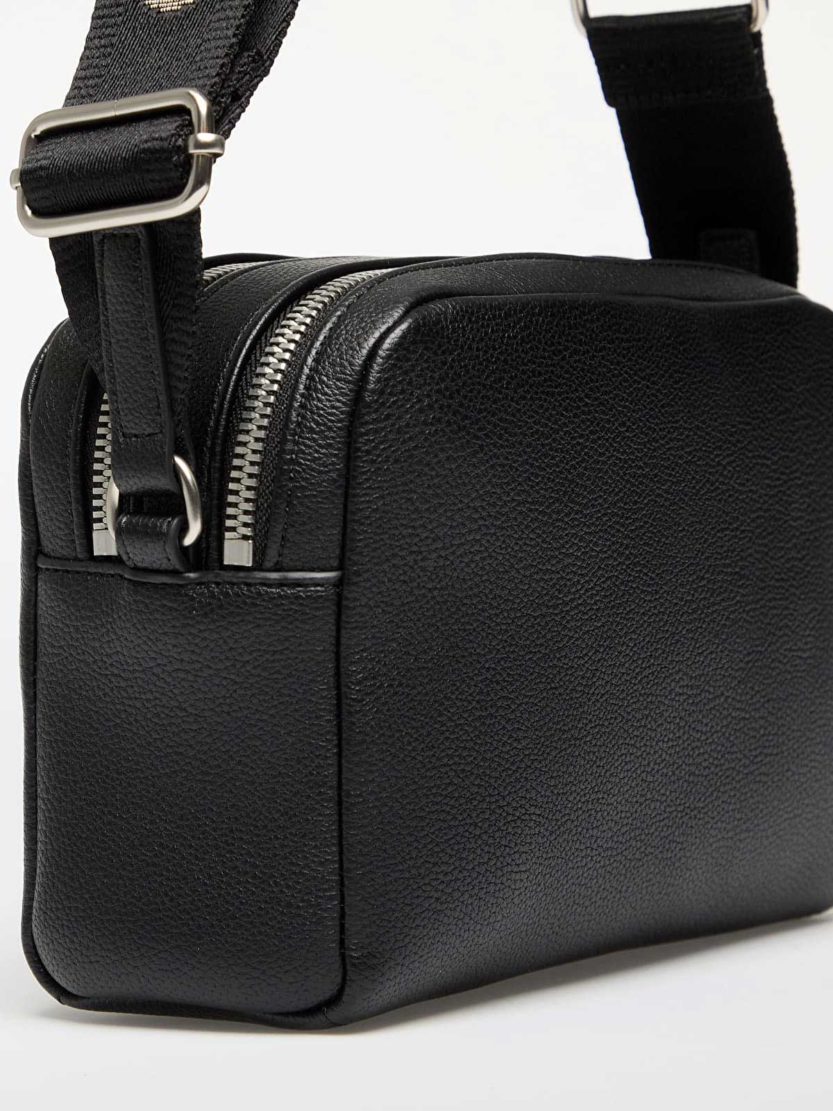 Calvin Klein Jeans Чанта ULTRALIGHT CAMERA BAG21 PU