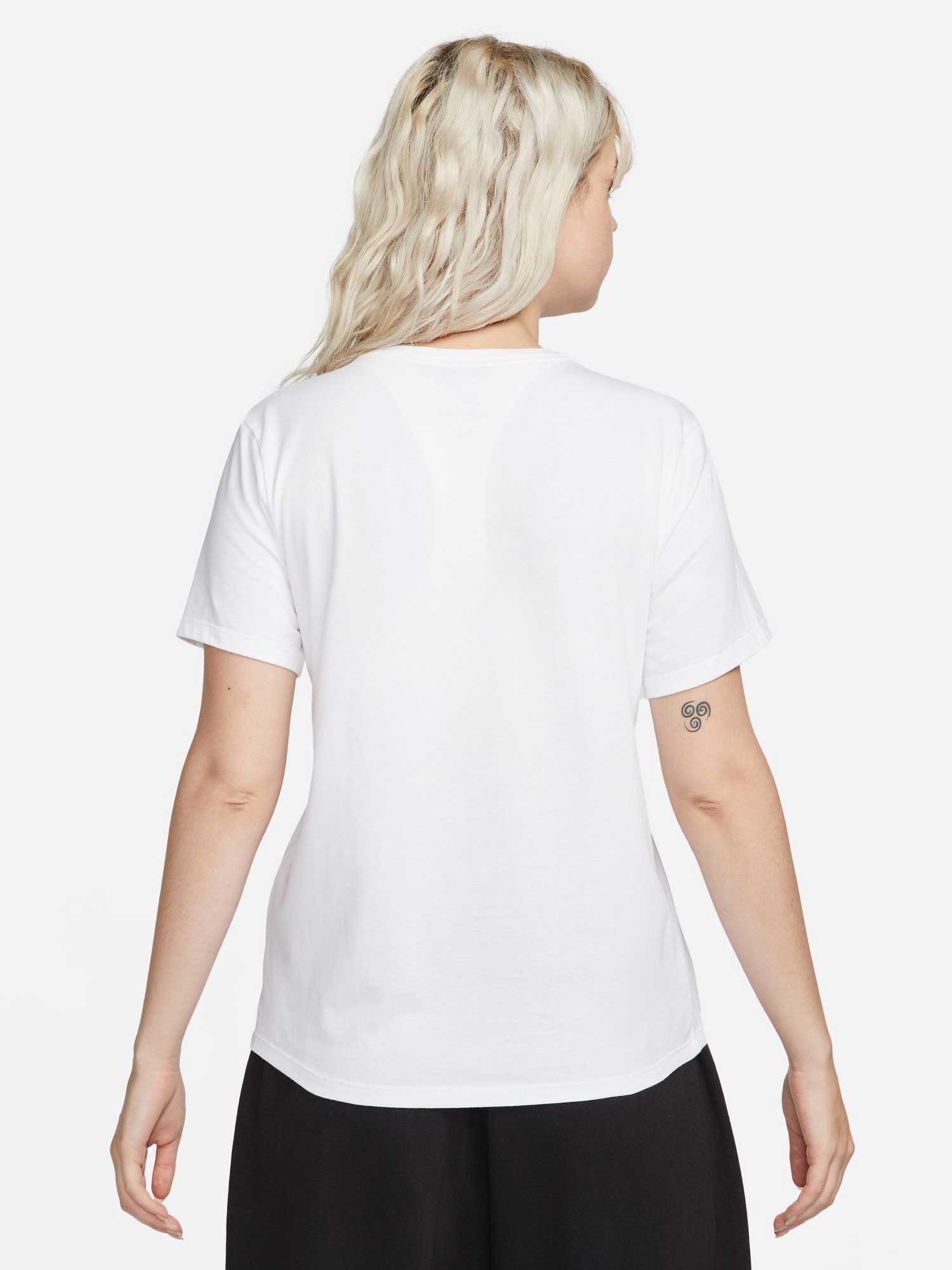 NIKE Тениска W NSW CLUB SS TEE