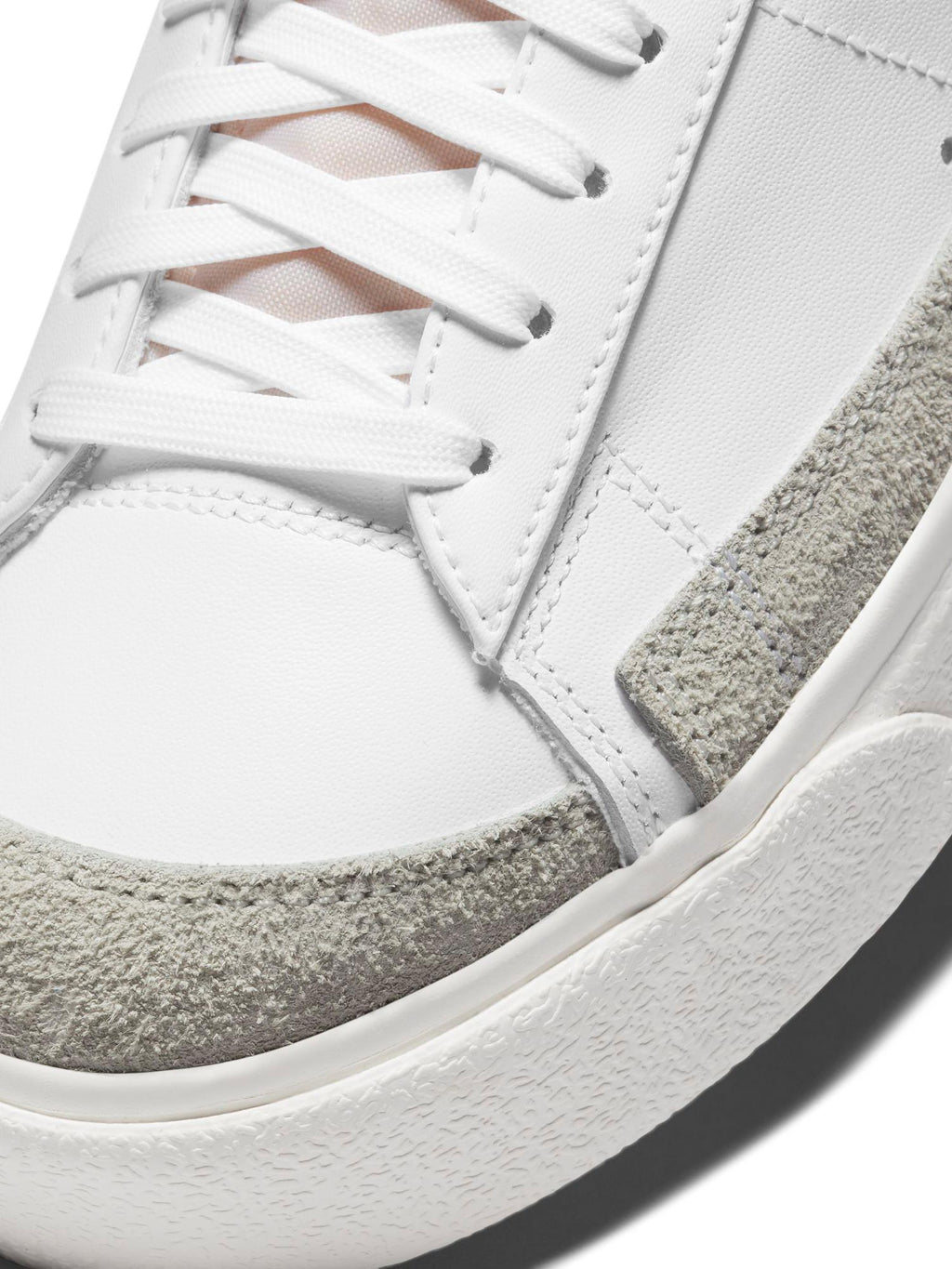 NIKE Обувки W BLAZER LOW PLATFORM