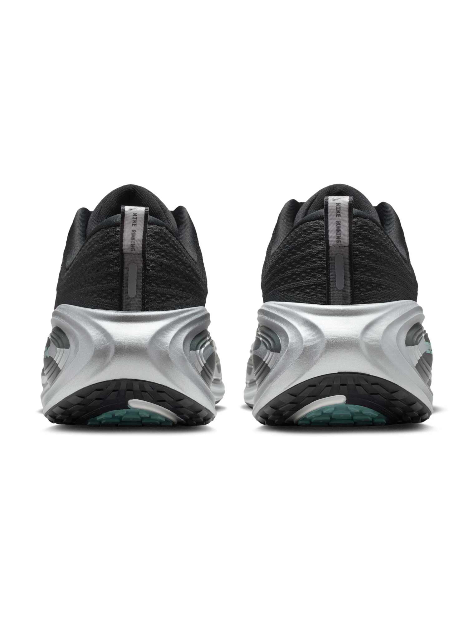 NIKE Обувки VOMERO PLUS