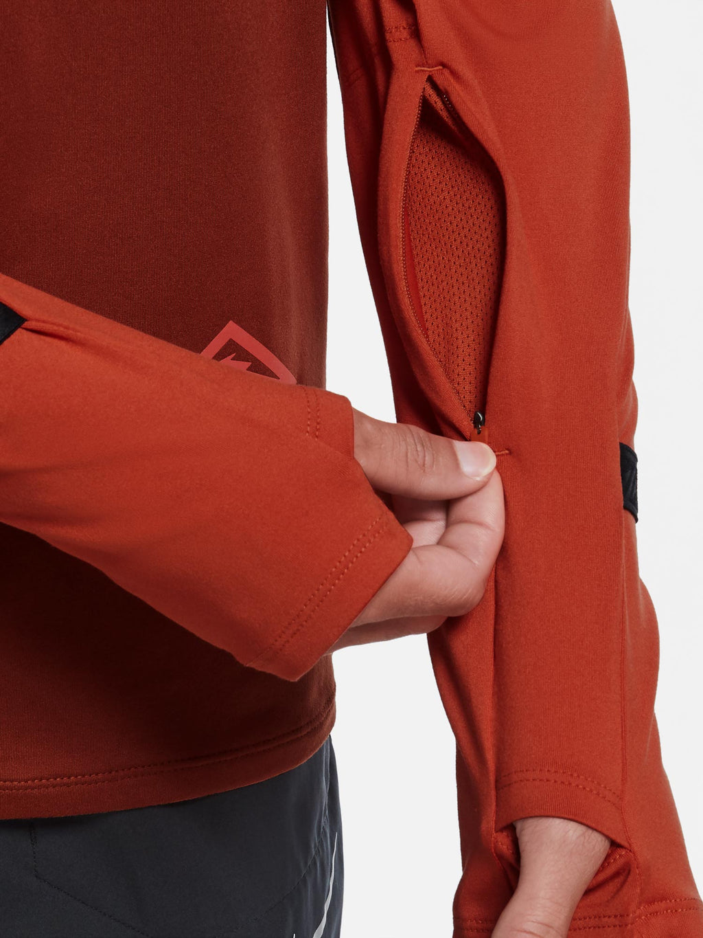 NIKE Блуза M DF TRAIL ELMNT TOP HZ