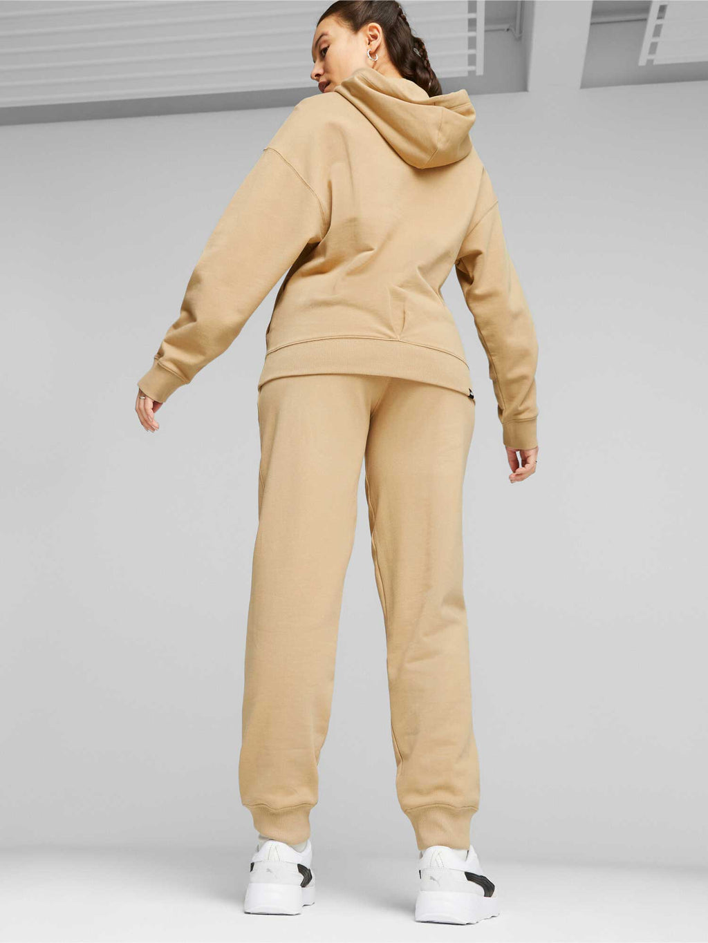PUMA Спортно долнище HER High-Waist Pants TR
