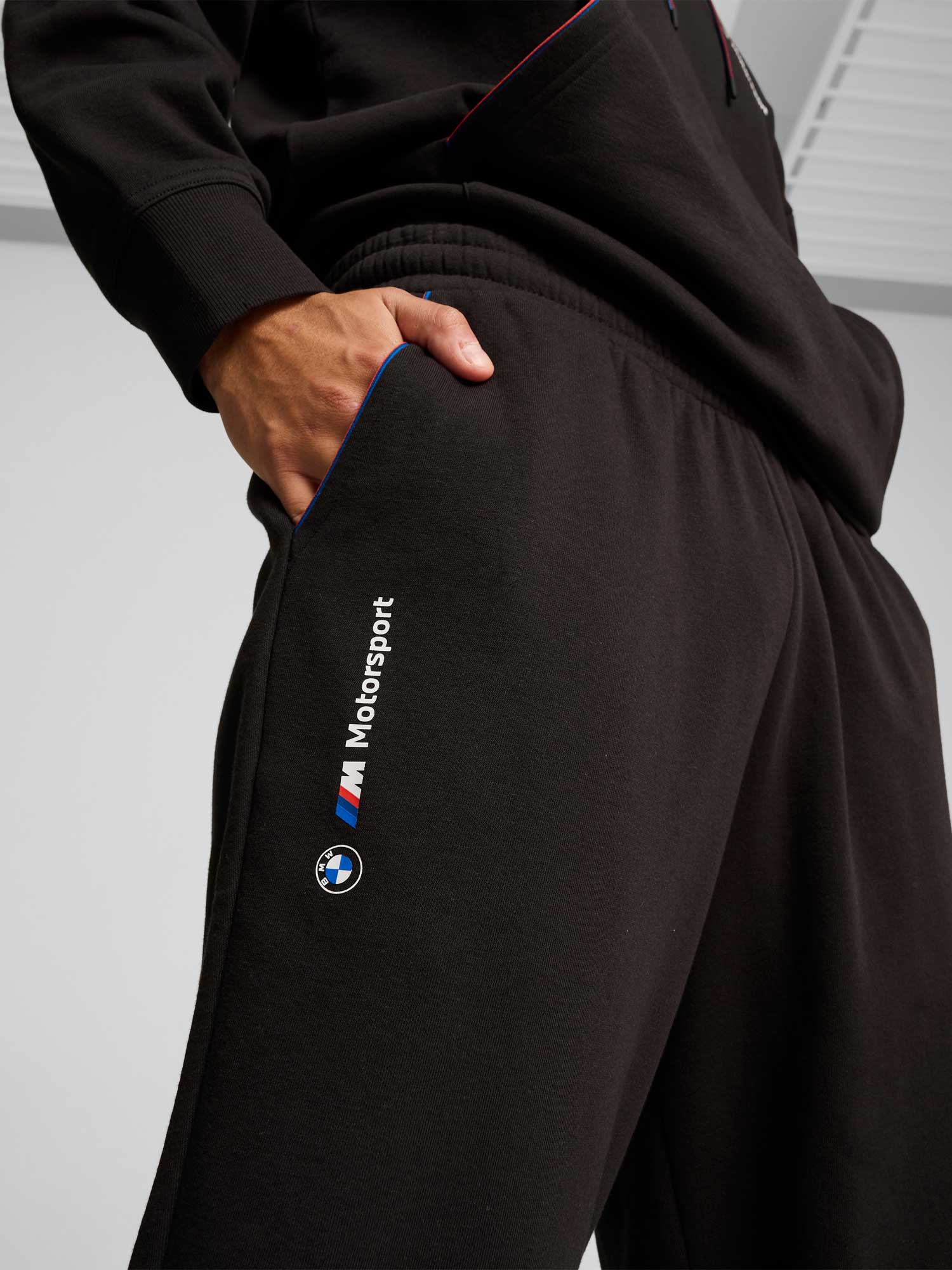 PUMA Спортно долнище BMW MMS ESS+ PANTS FLEECE