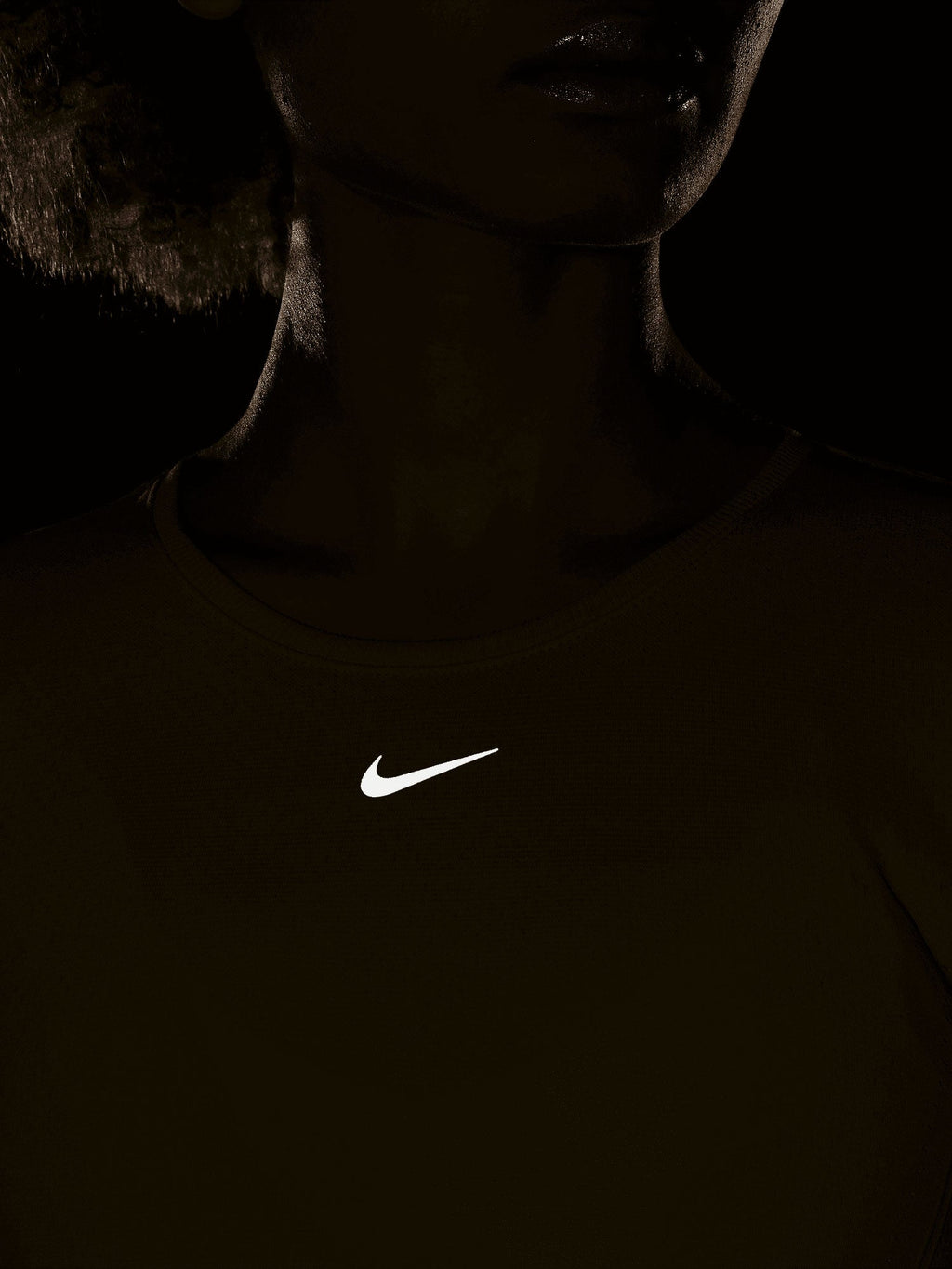 NIKE Тениска W NK DFADV AURA SLIM SS TOP