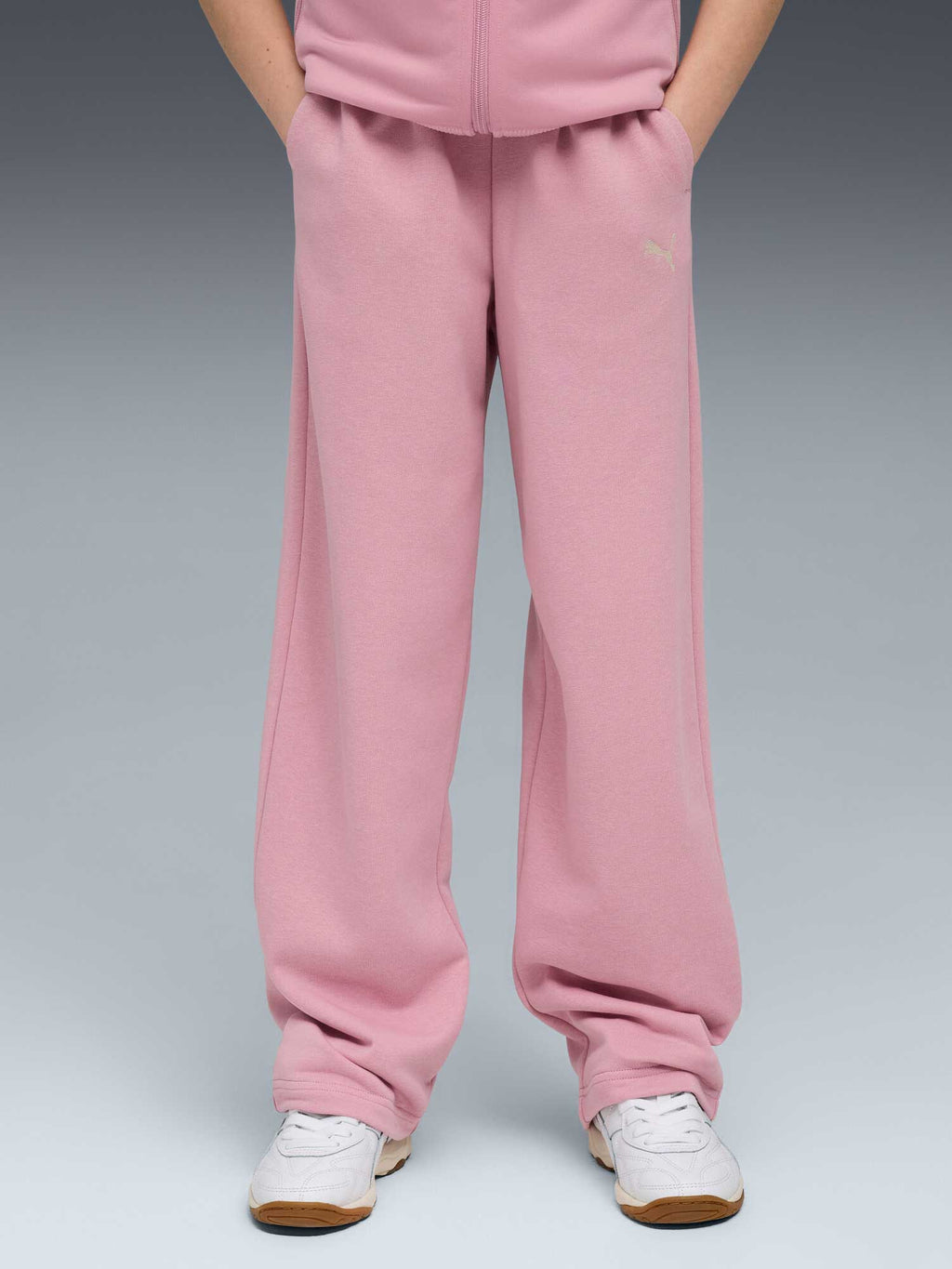 PUMA Спортно долнище WARDROBE ESS Relaxed Wide Leg Swea