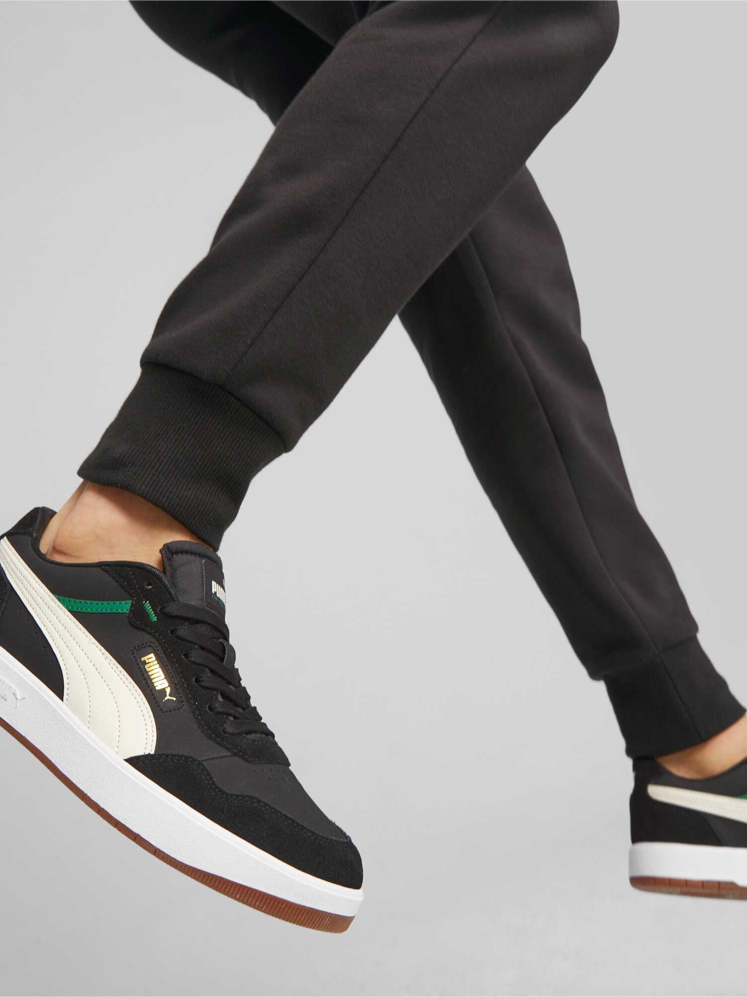PUMA Спортно долнище ESS+ Multicolor